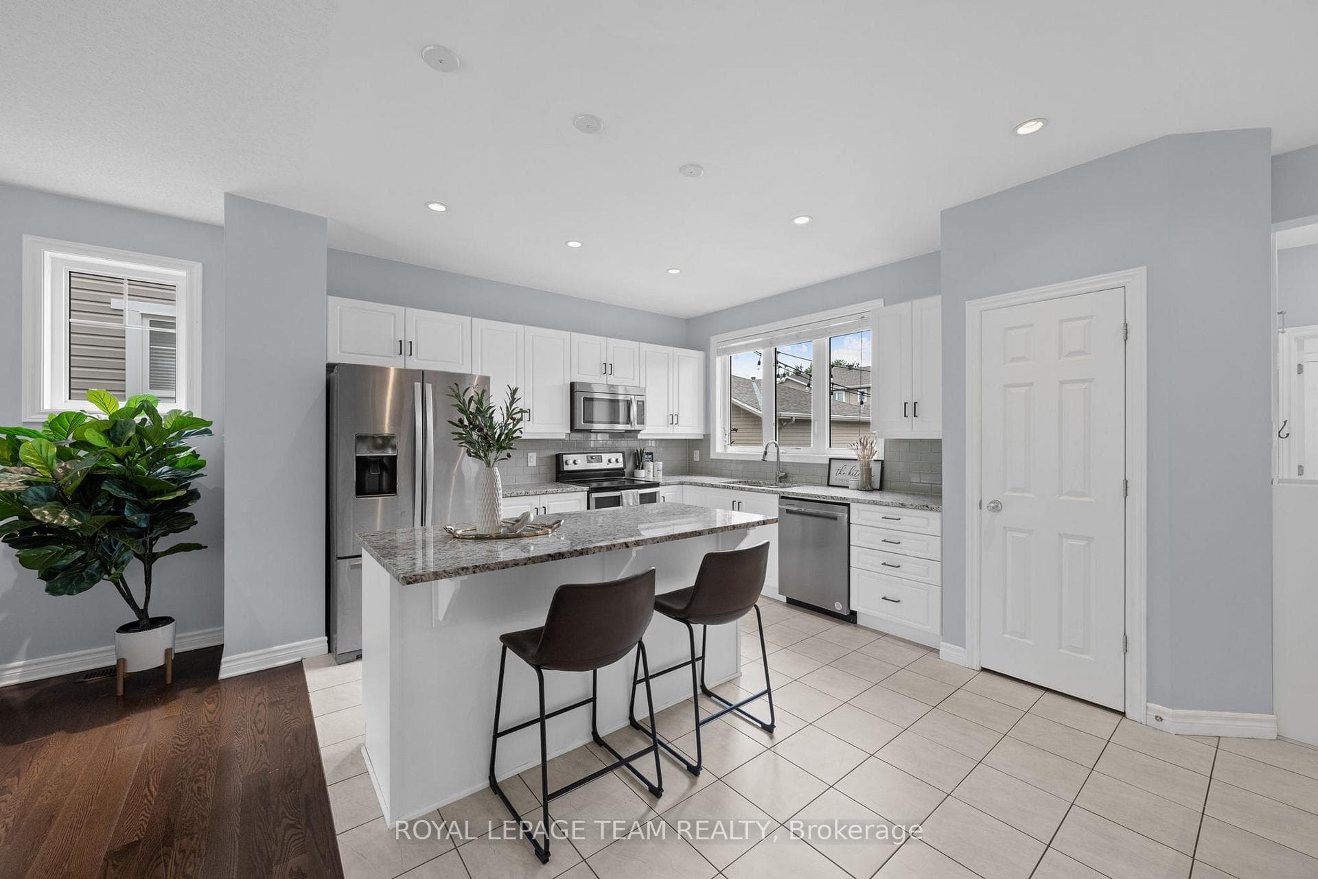 431 Sweetflag Street photo 11