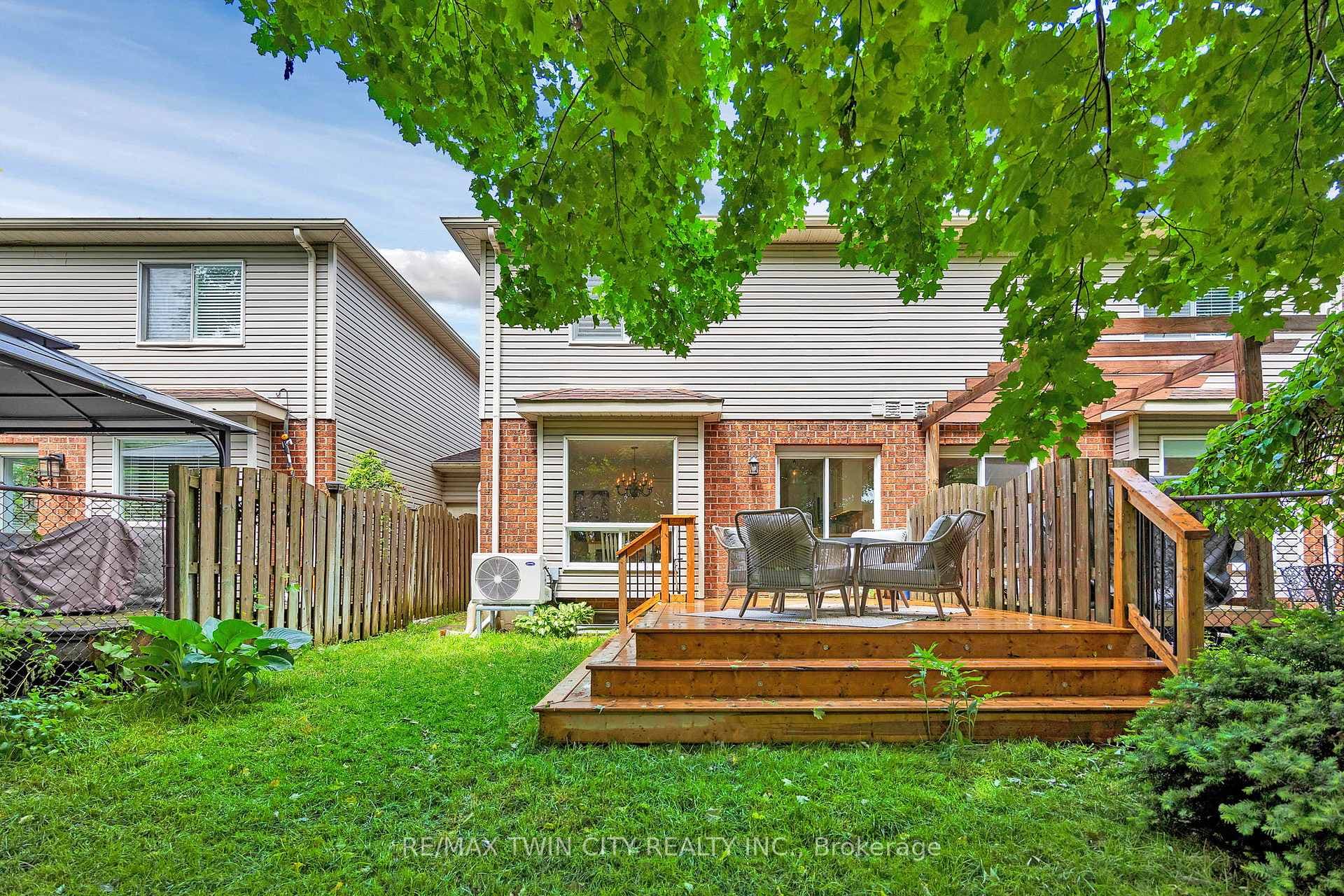 342 UNIVERSITY DOWNS Crescent photo 28