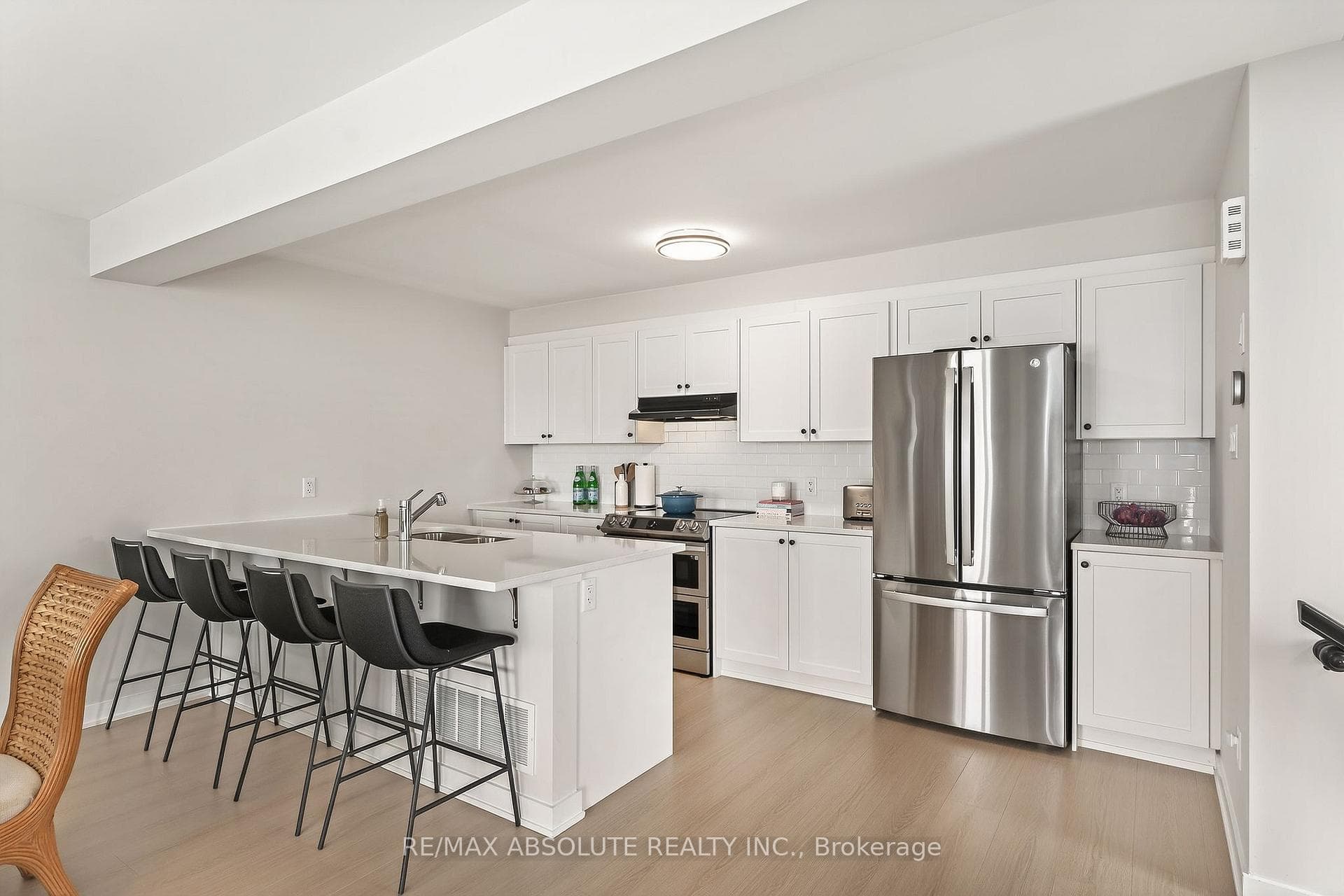 790 Kinstead Private photo 16