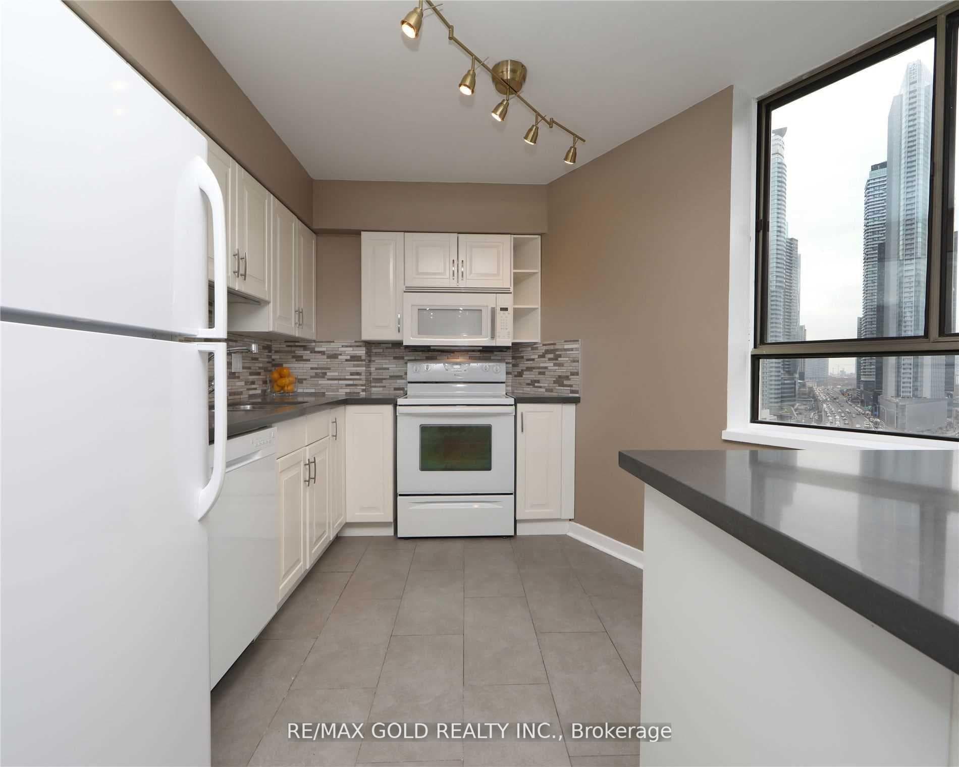 260 Queens Quay Unit 1406 photo 14