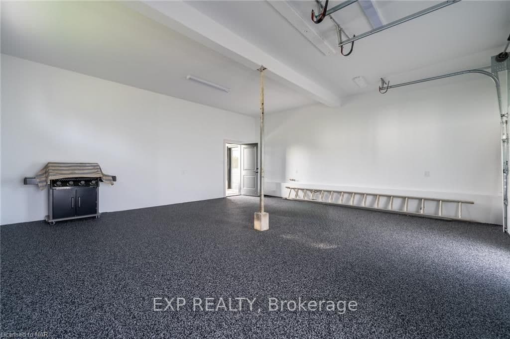 714 CARLTON Street photo 48