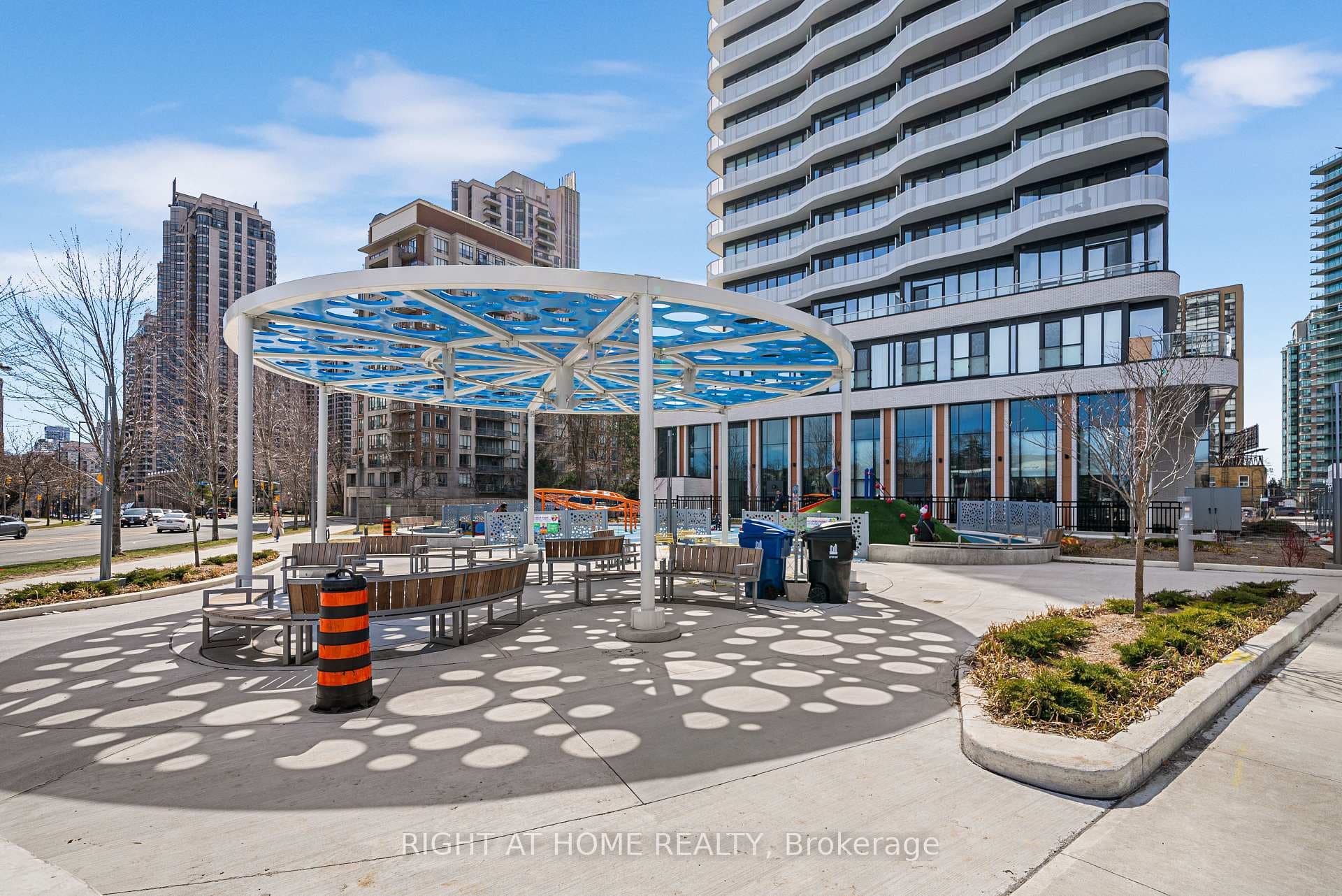 15 Holmes Avenue Unit 1502 photo 33