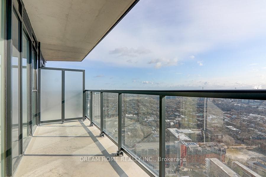159 Wellesley Street Unit 3304 photo 26