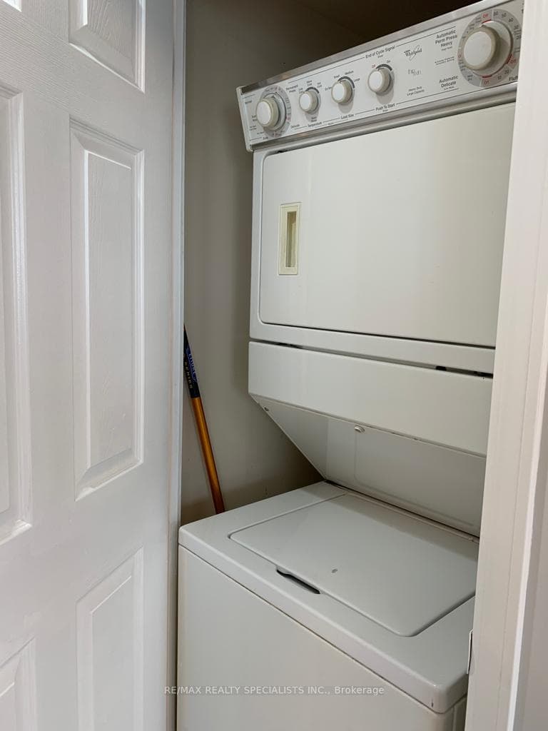 55 Strathaven Drive Unit 1805 photo 7