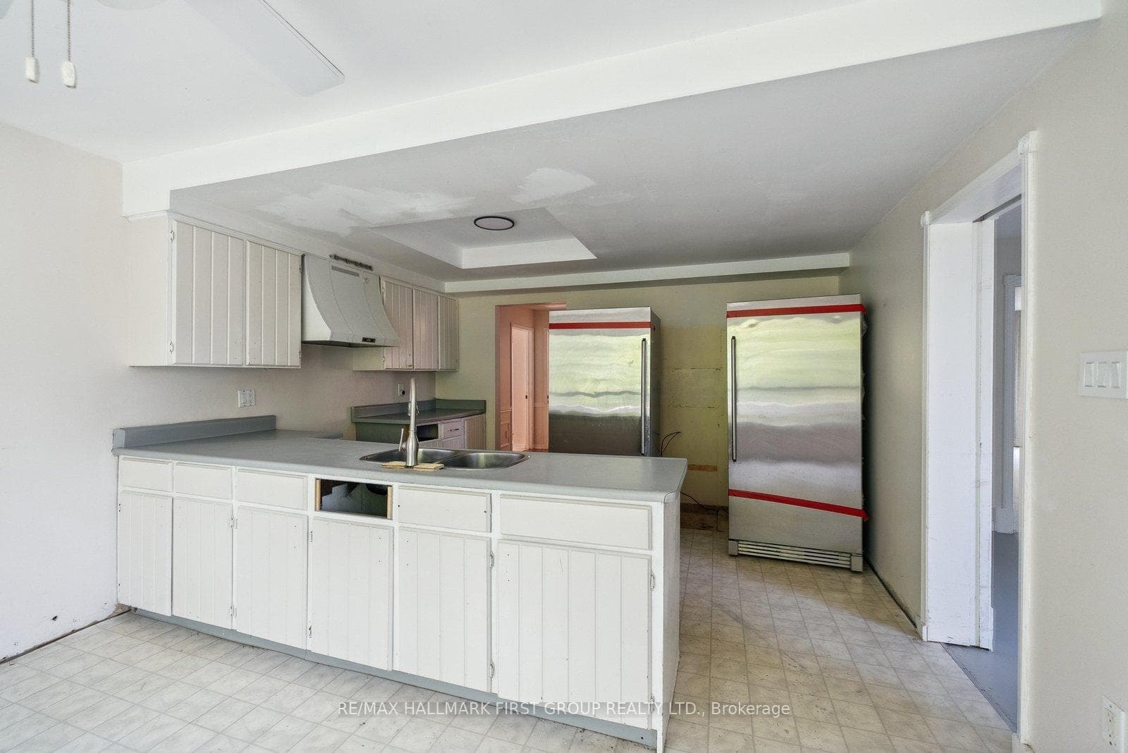 481 Broadgreen Street photo 11
