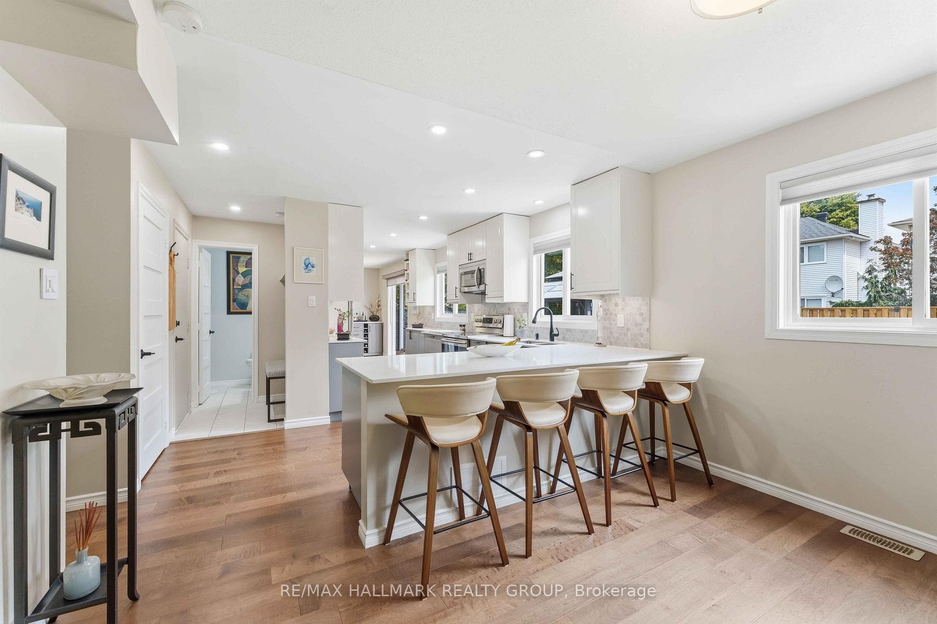 1593 Bottriell Way photo 9