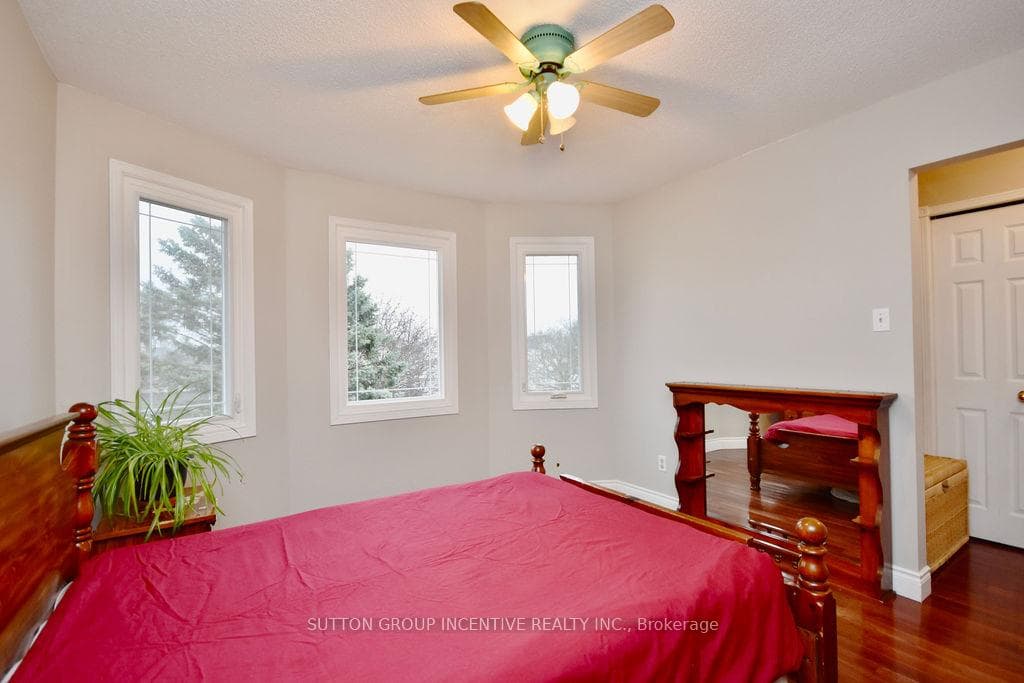 1916 Applewood Avenue photo 13