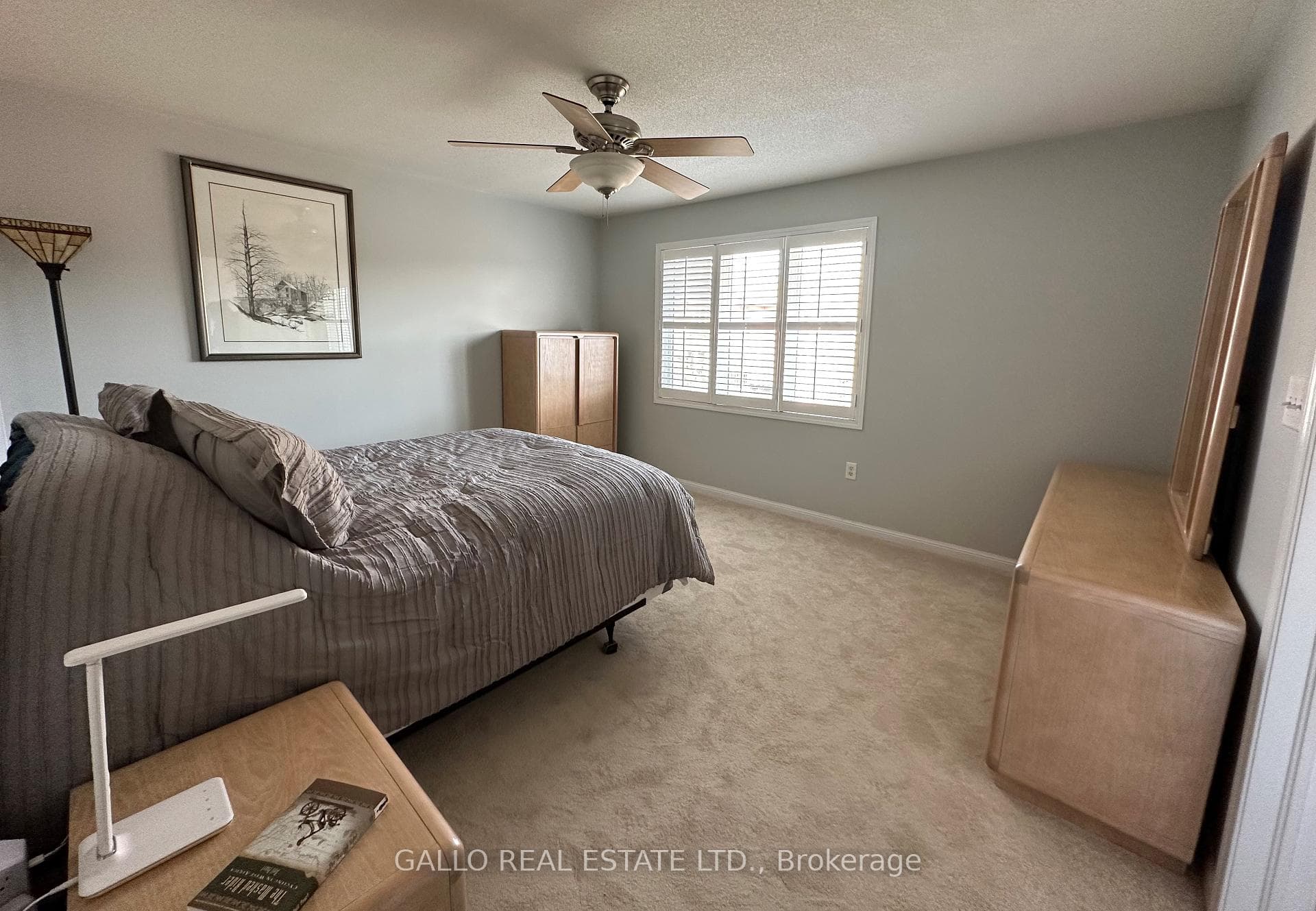 master bedroom-walk-in closet