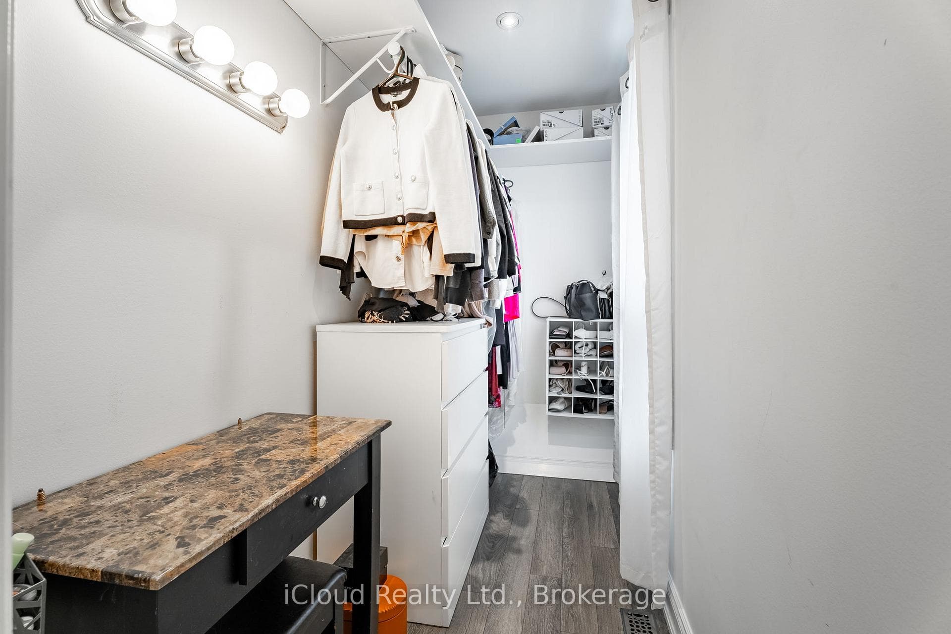 512 Mary Street photo 24