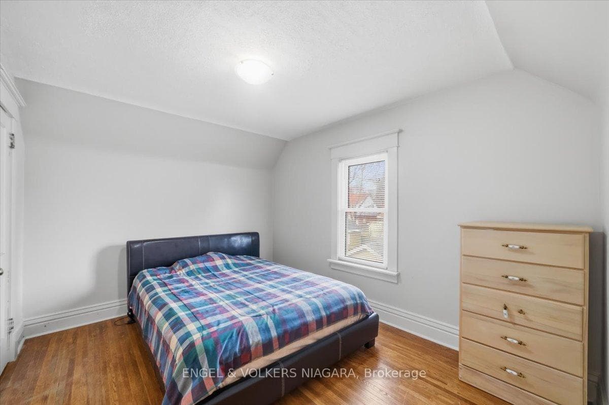 5791 Dorchester Road photo 16