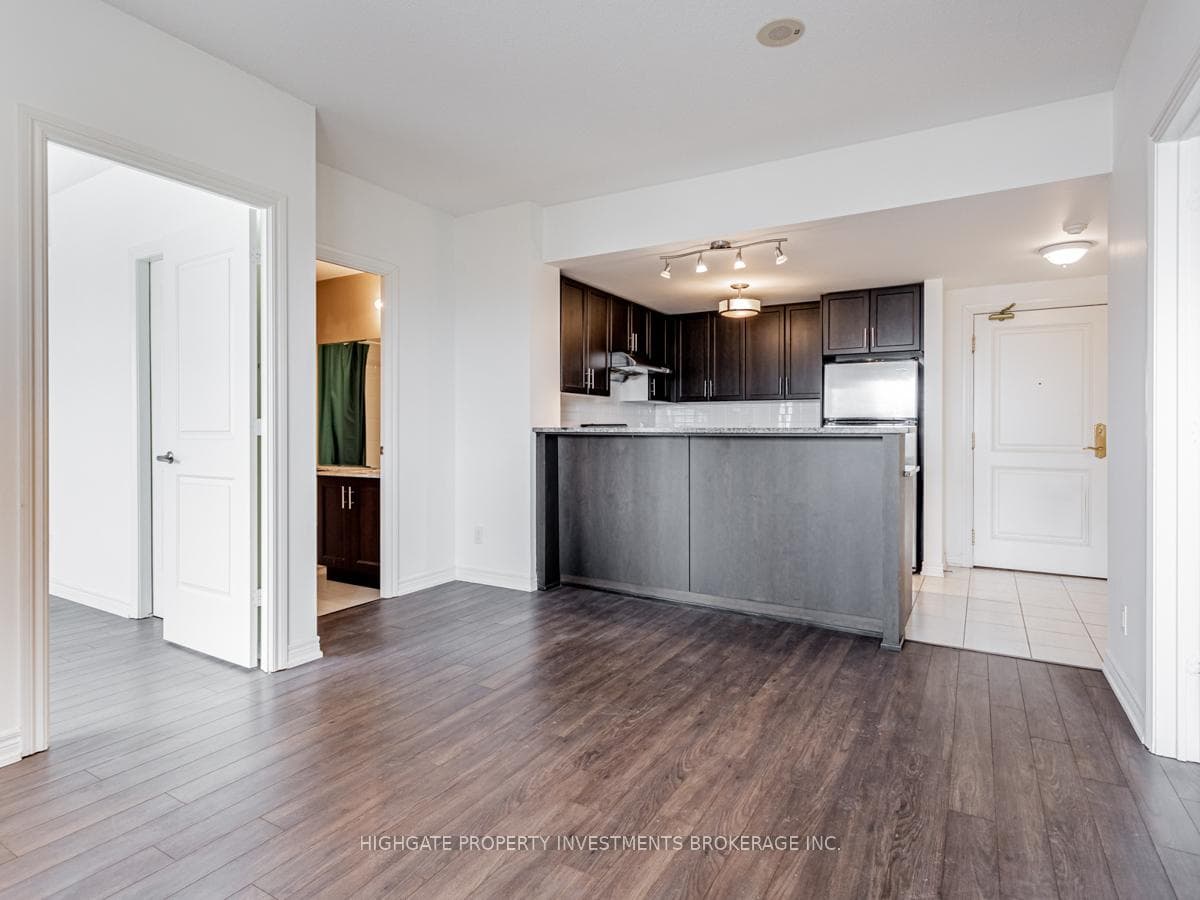 9245 Jane Street Unit 1007 photo 11