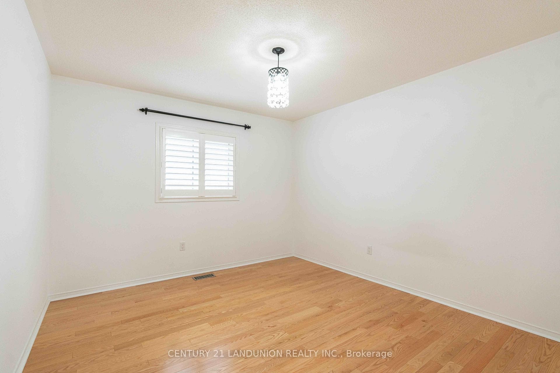 58 Stricker Avenue photo 22