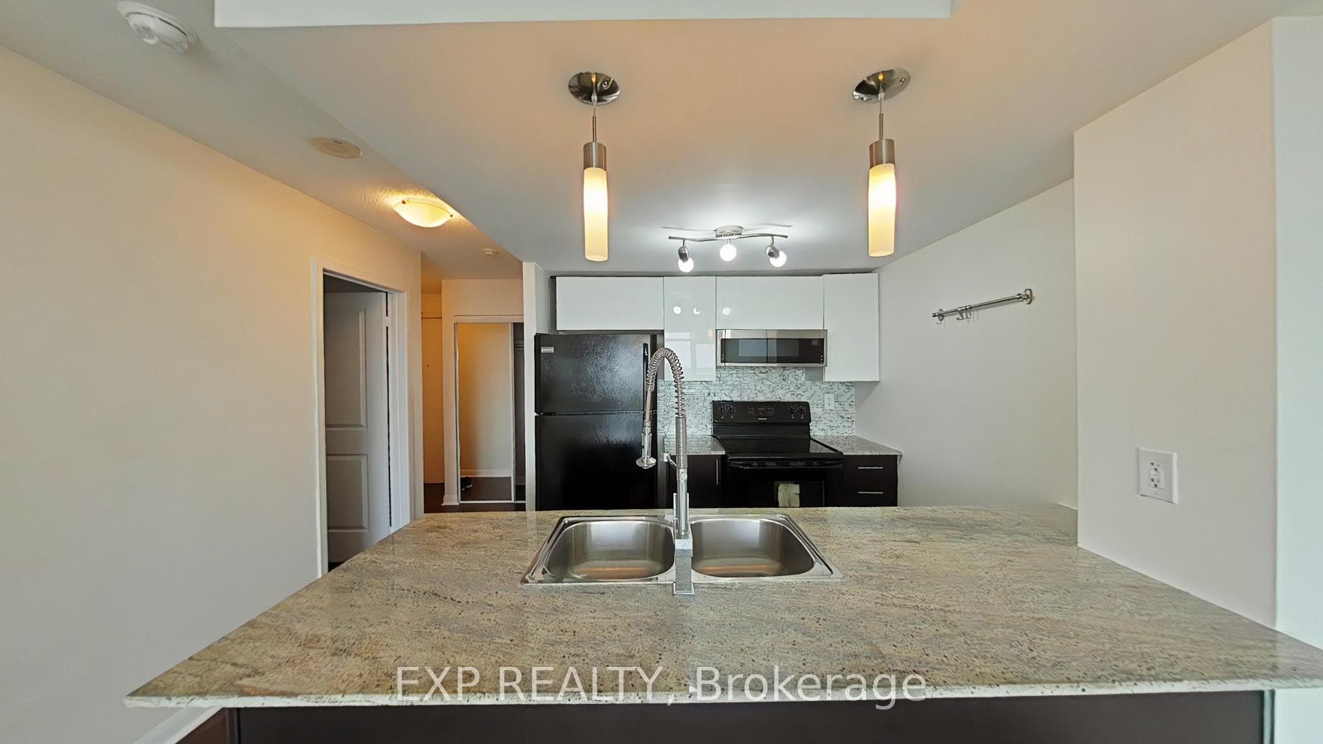 190 BOROUGH Drive Unit 2507 photo 6