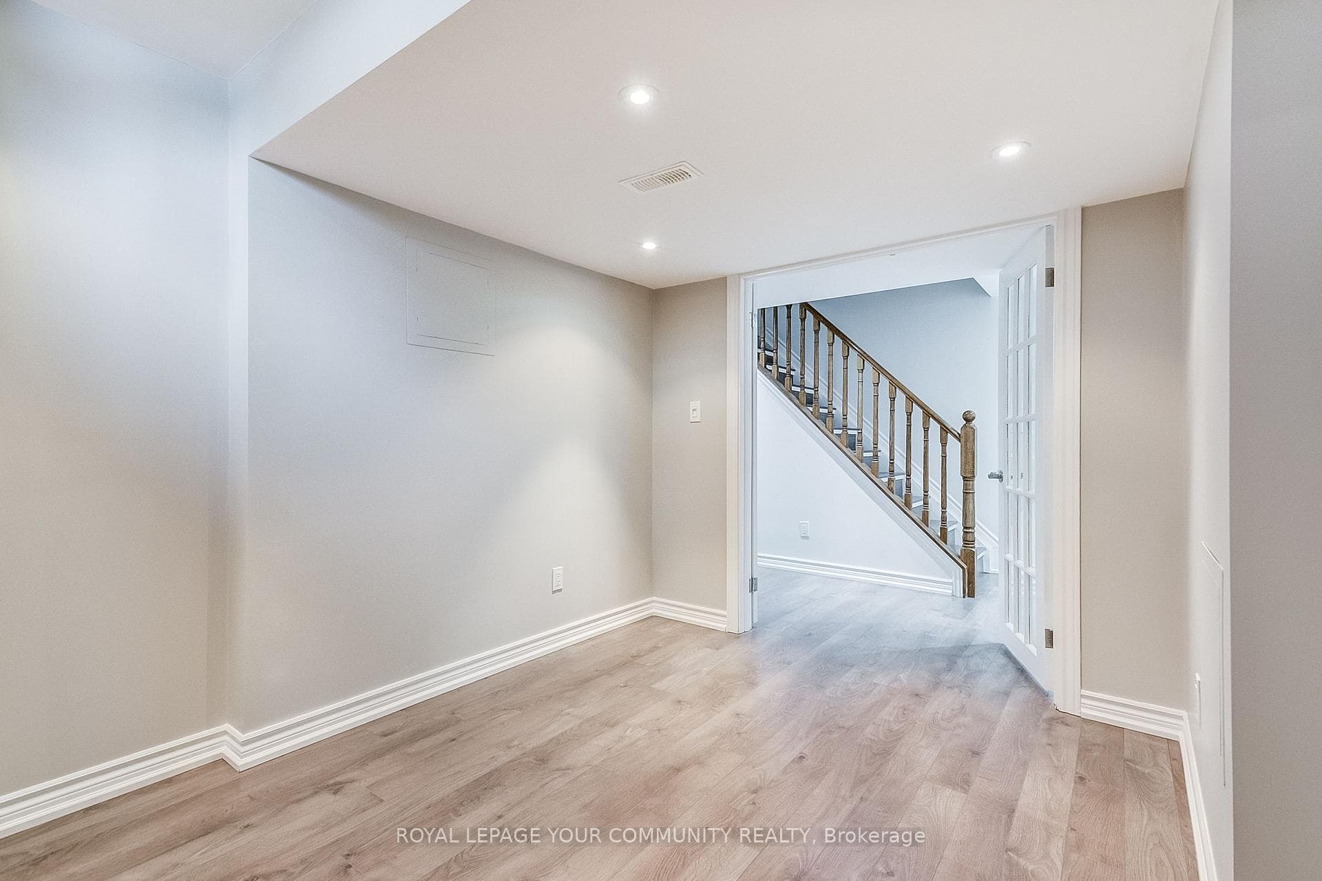 9 Hugo Road photo 38