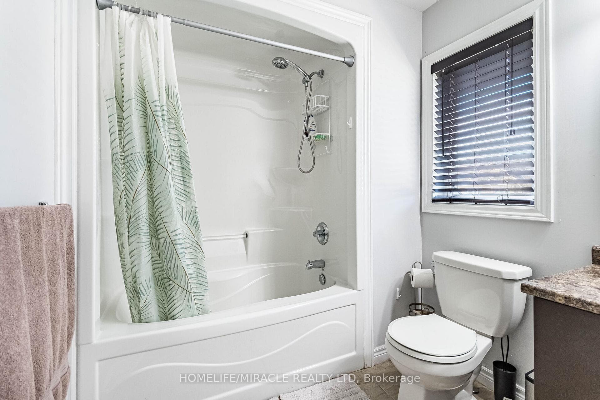 222 Pelech Crescent photo 41