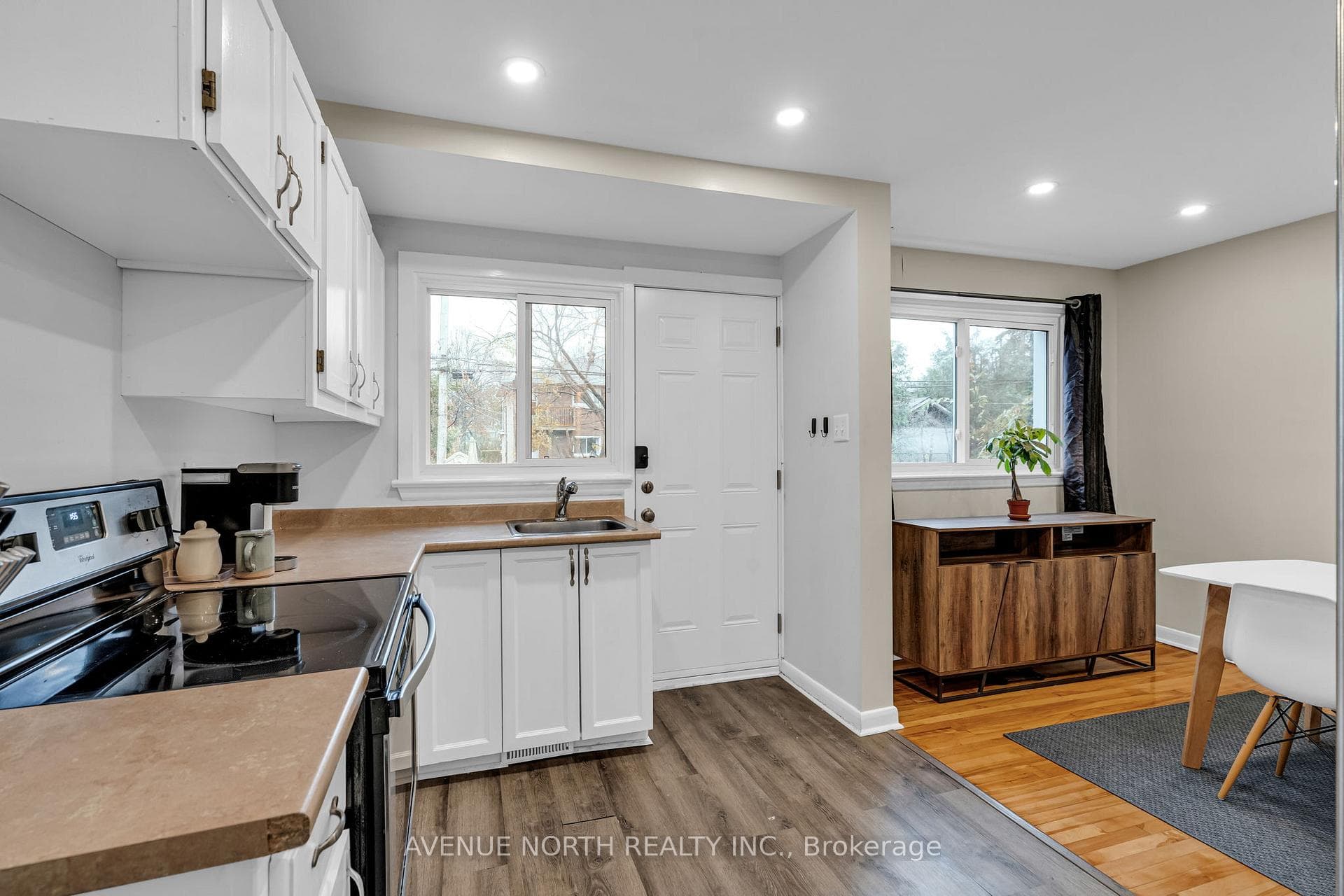 1202 Summerville Avenue photo 11