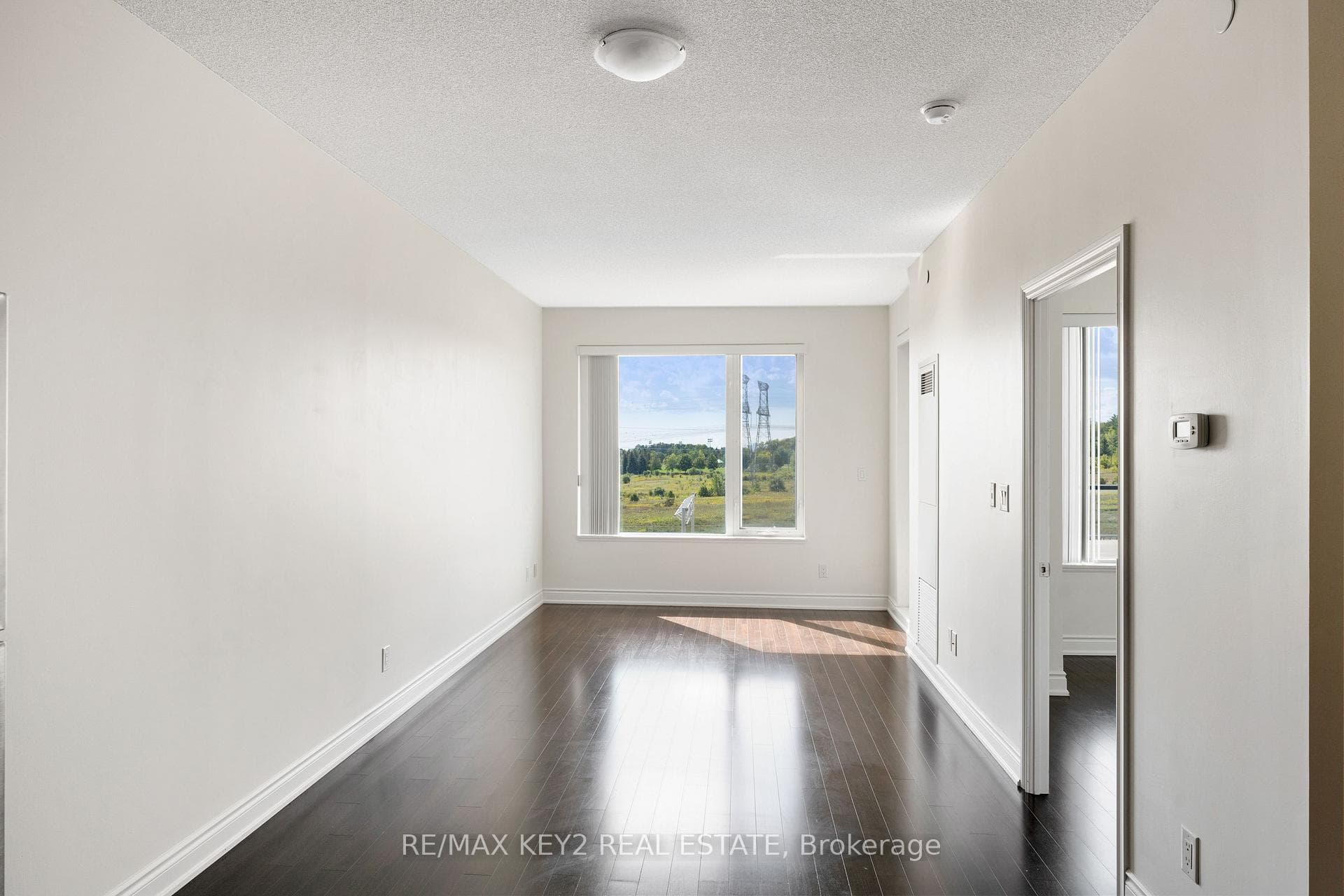 325 South Park Road Unit 611 photo 6