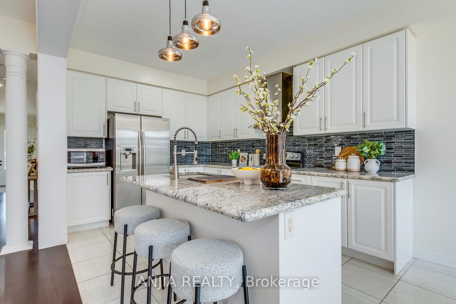 3 Busch Avenue photo 11