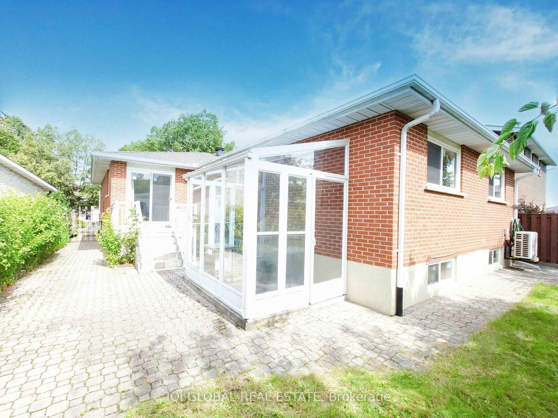 105 Empringham Crescent photo 24