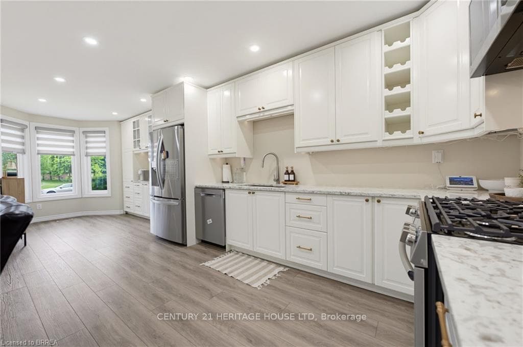 125 Whitlaw Way photo 6