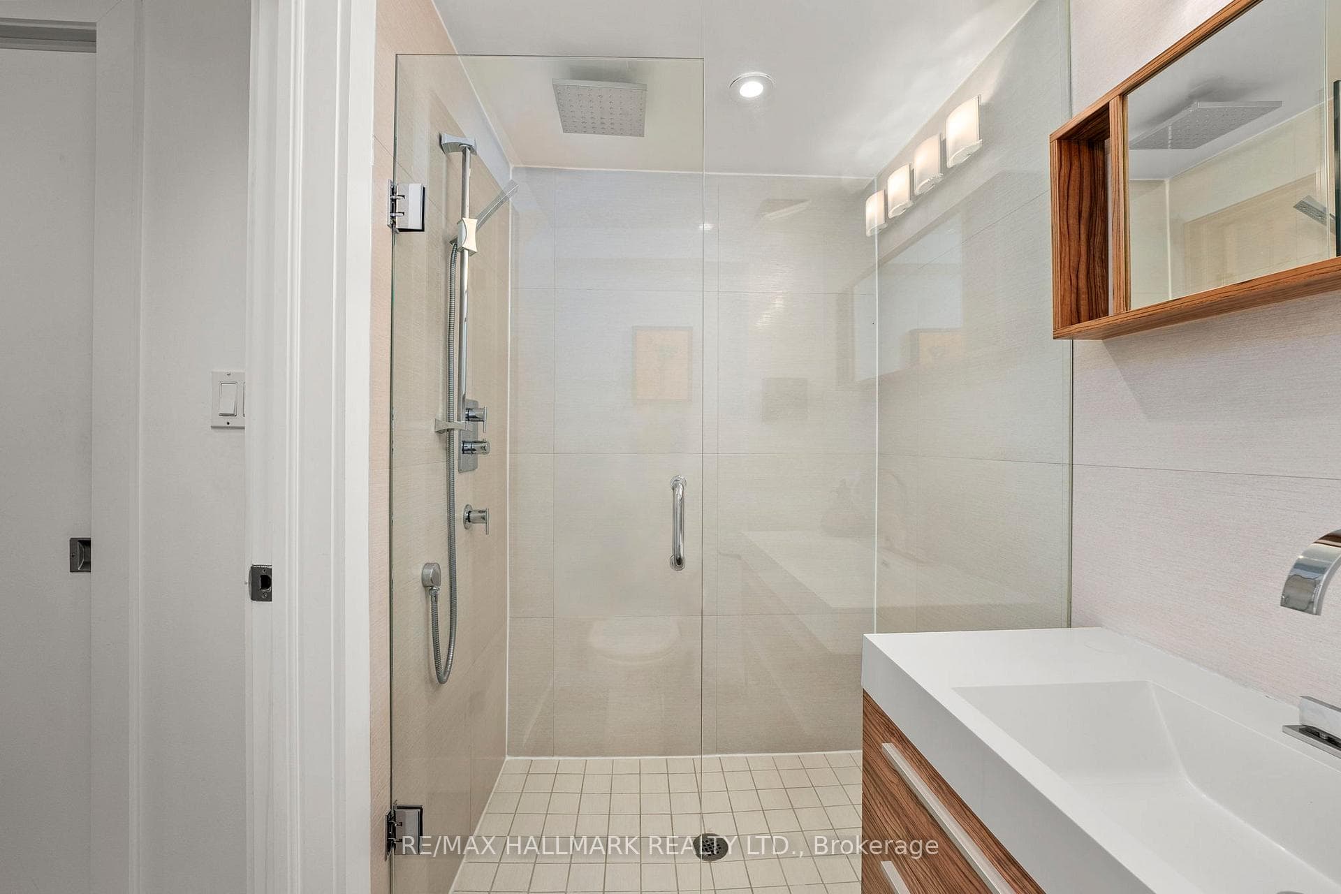 1173 Dundas Street Unit 226 photo 12