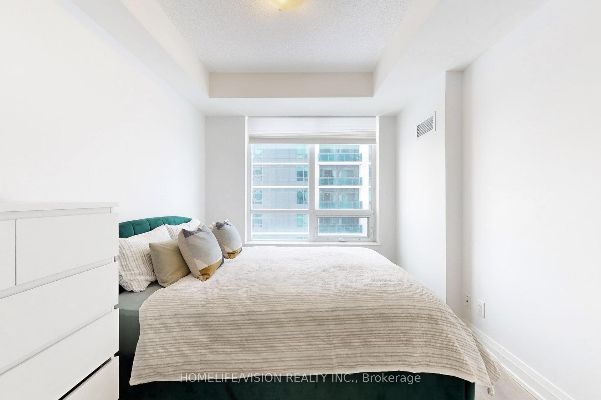 7165 Yonge Street Unit 1403 photo 20