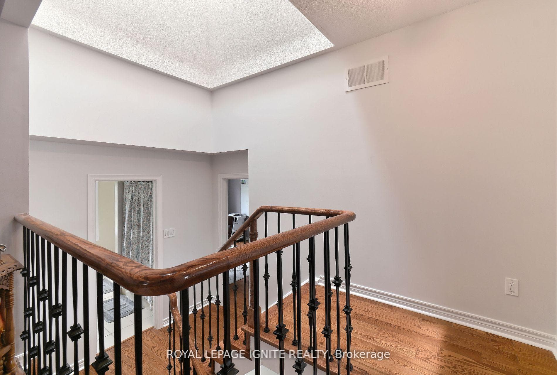 389 Delaney Drive photo 7