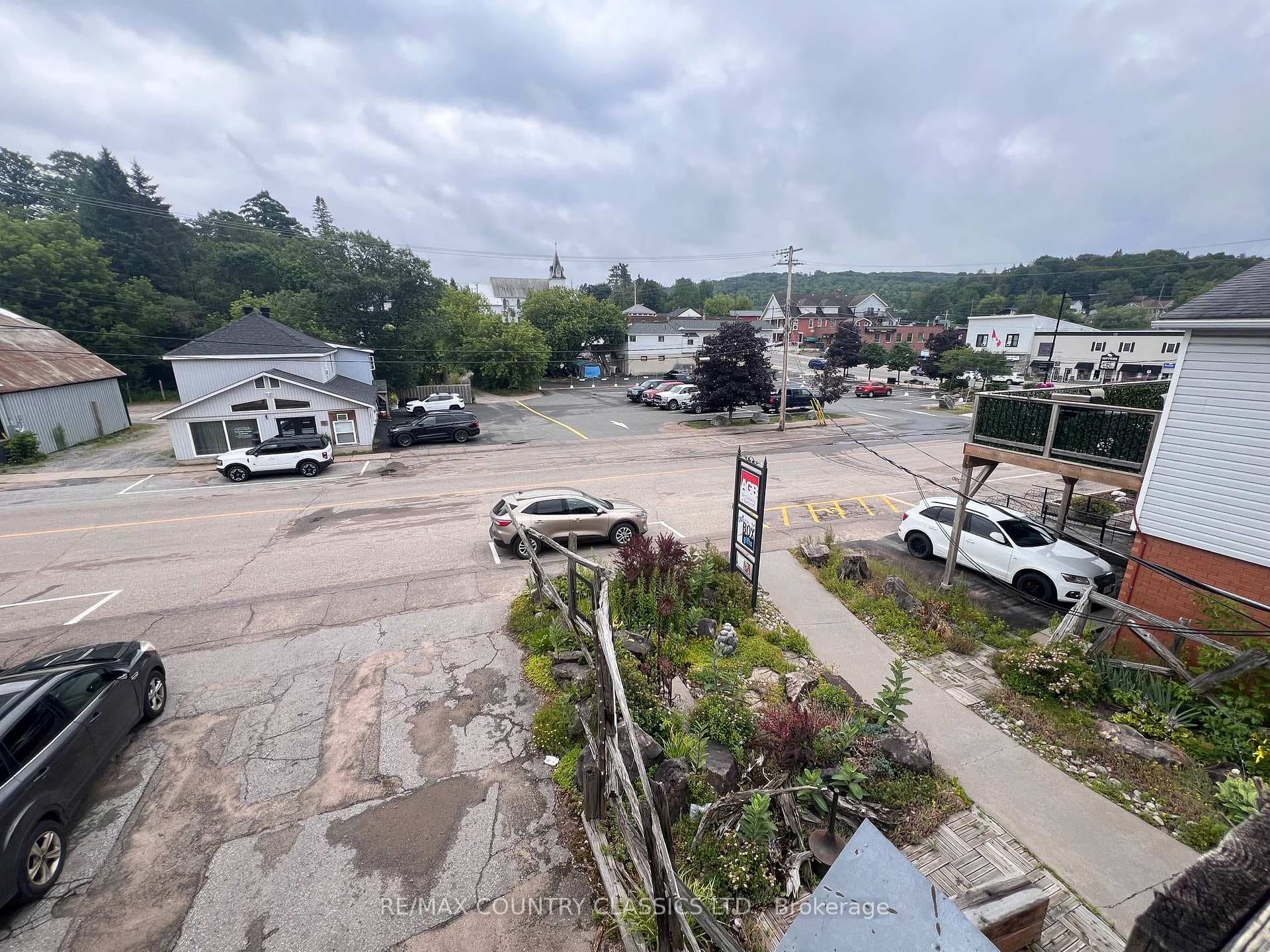 10 - 12 Flint Avenue photo 27