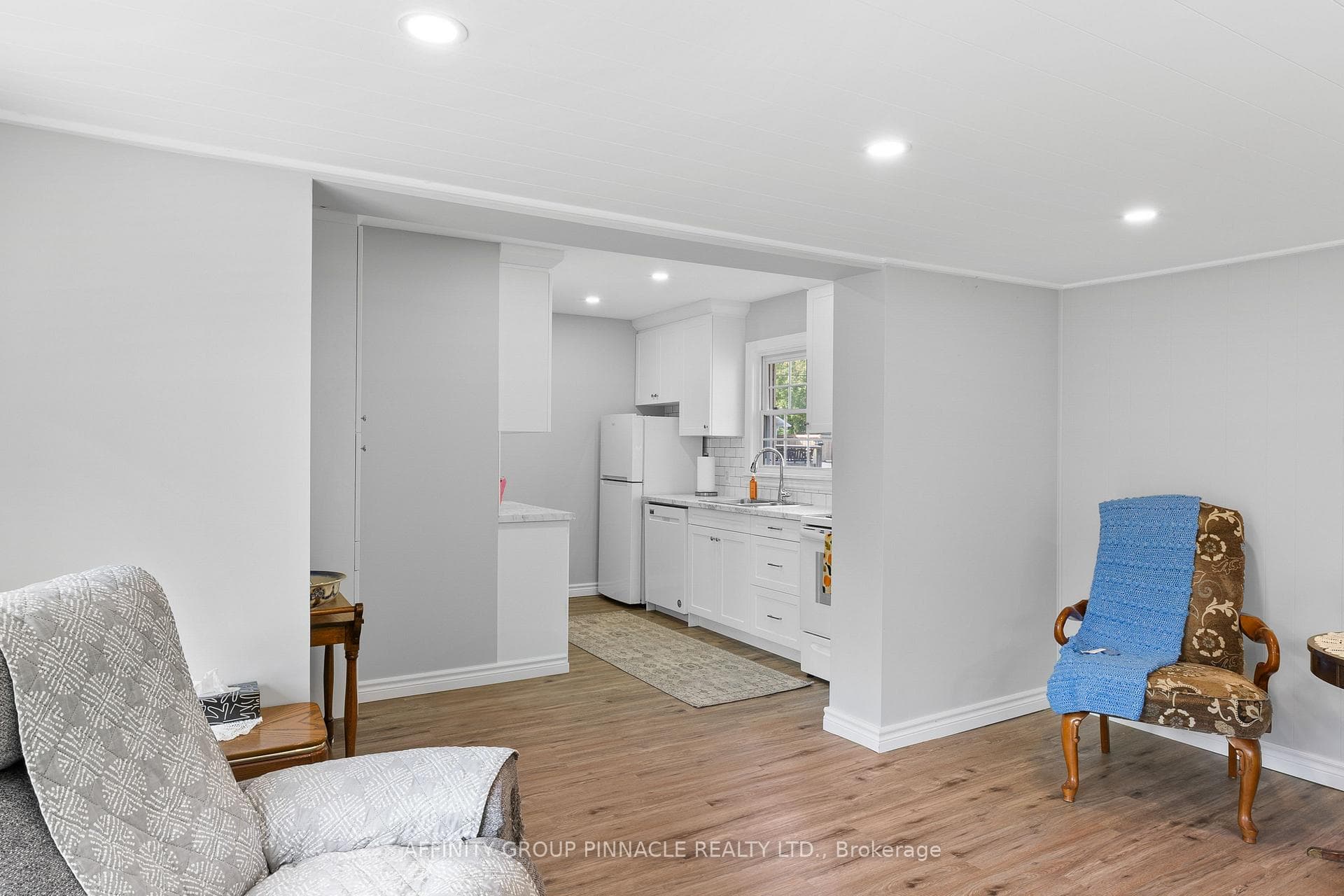 17 Richard Avenue photo 24