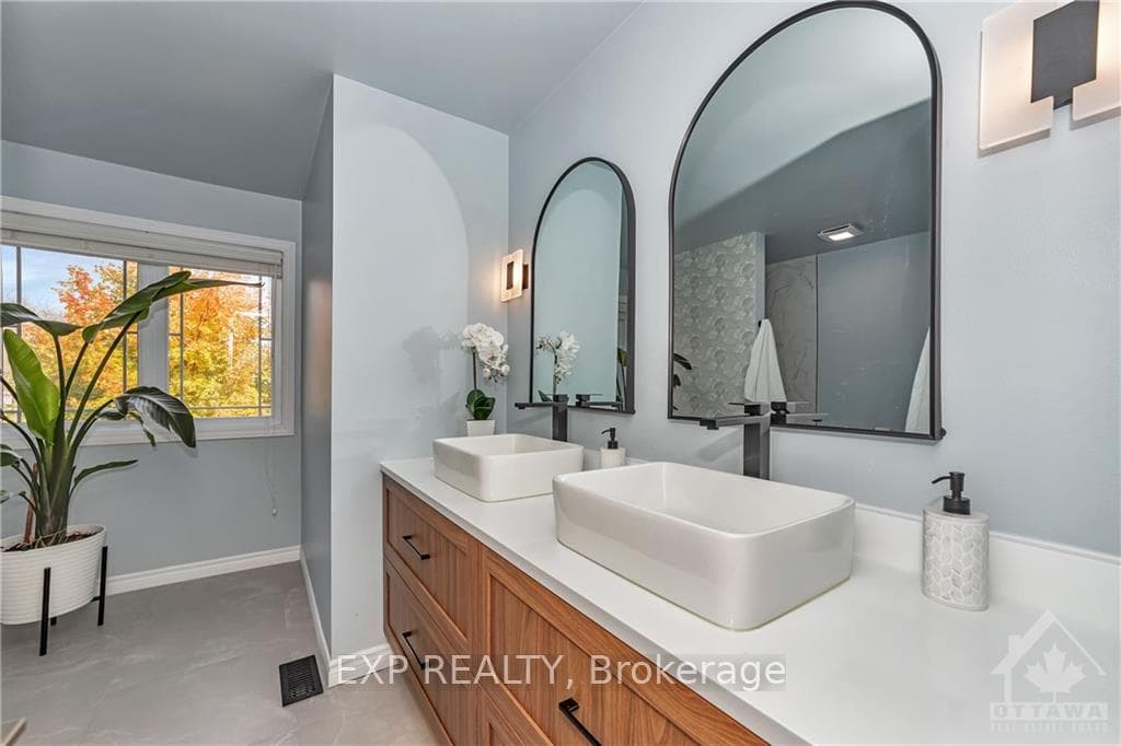 128 DOSSETTER Way photo 18