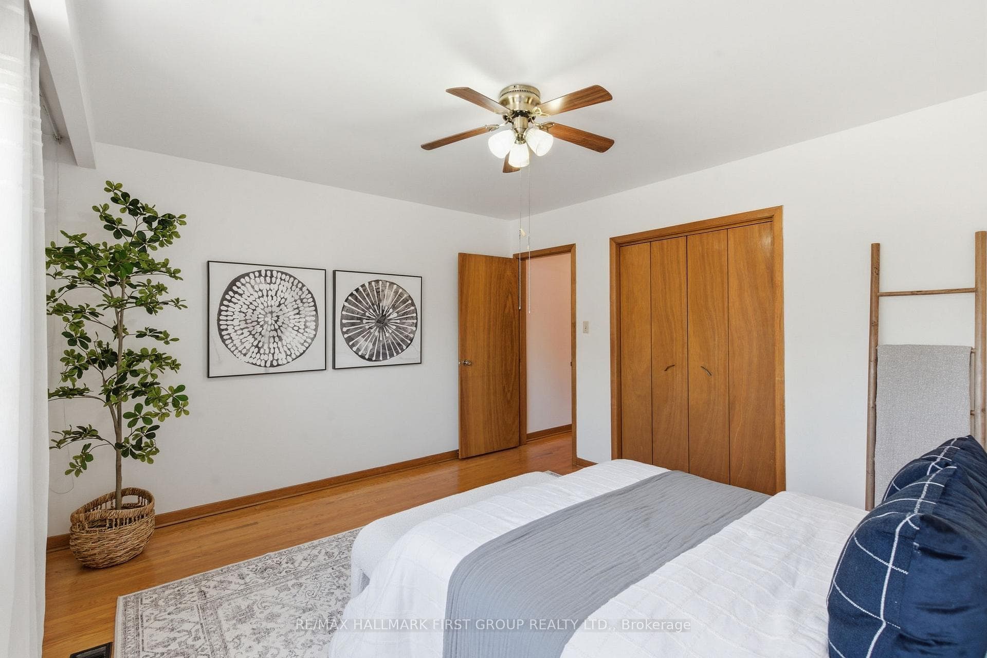 152 MCROBERTS Avenue photo 20