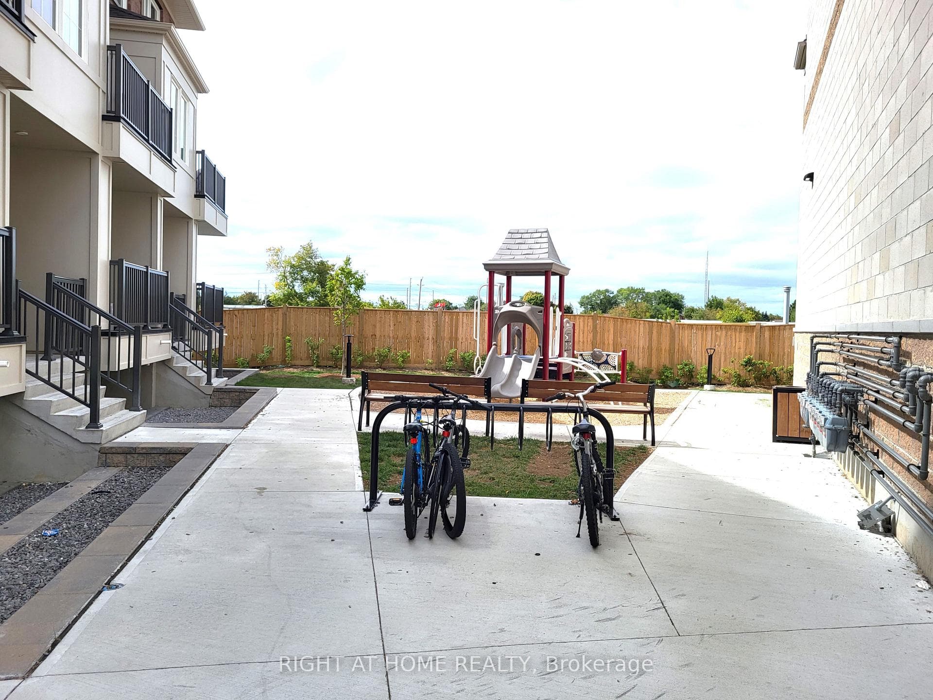 490 Beresford Path Unit 7 photo 20