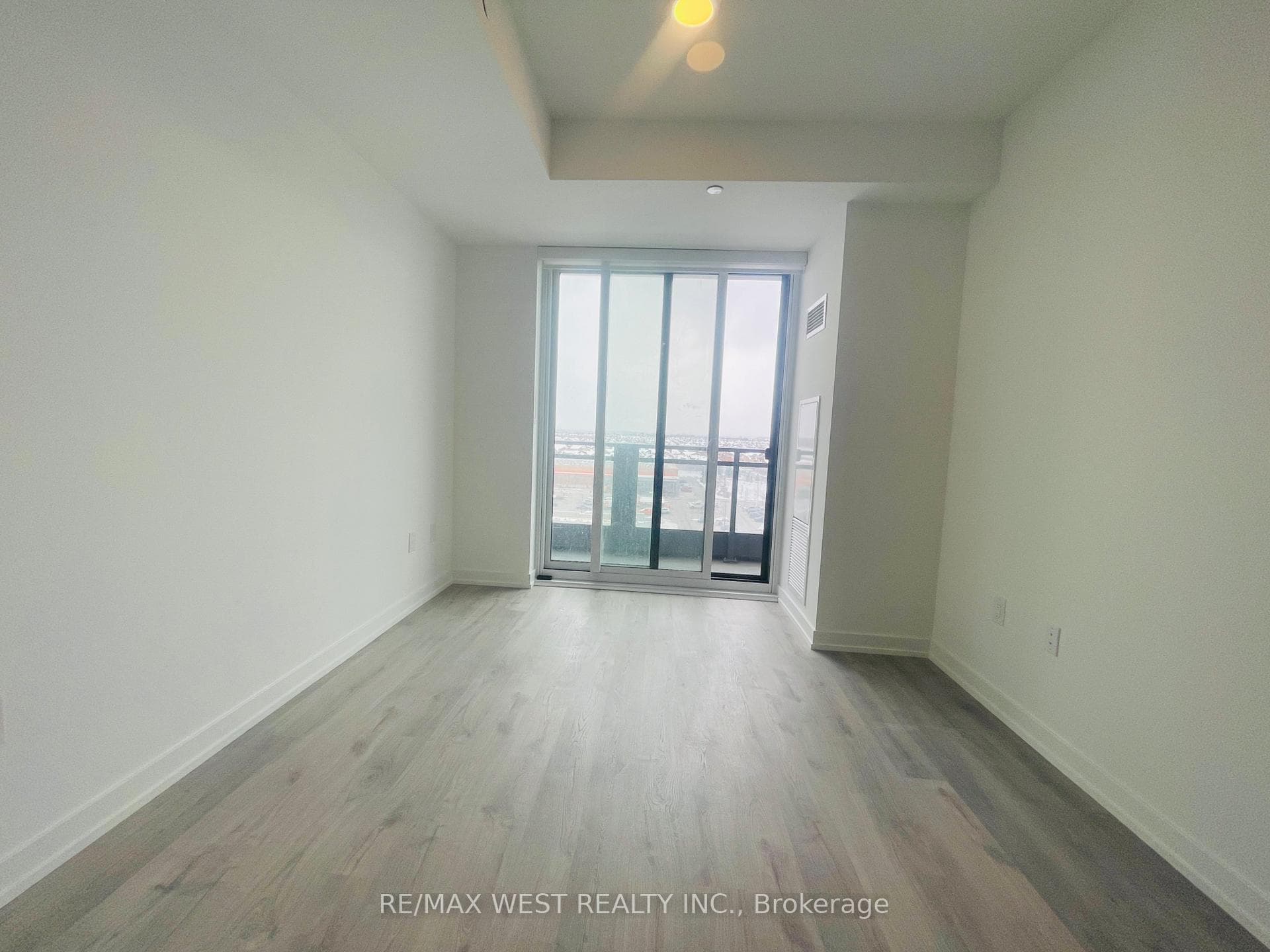 9763 MARKHAM Road Unit 908 photo 5