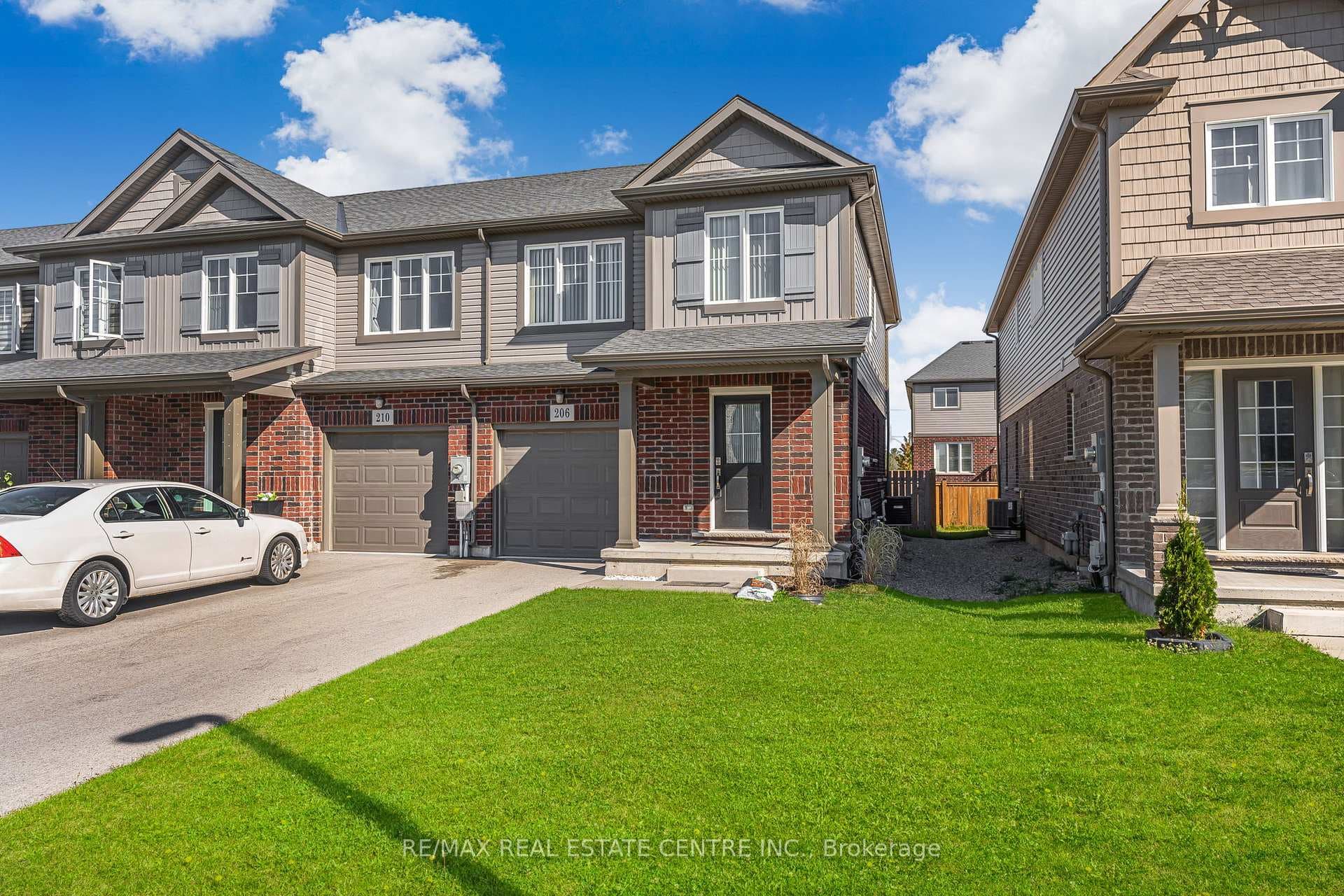 206 Heron Street photo 2