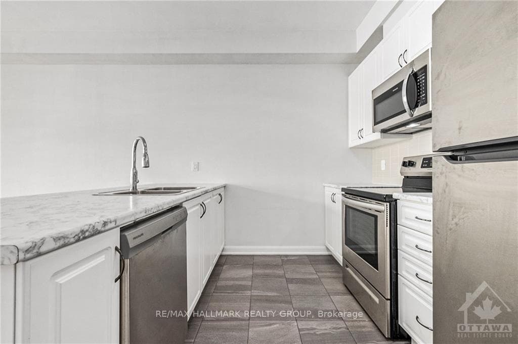 907 LIXNAW Court photo 14