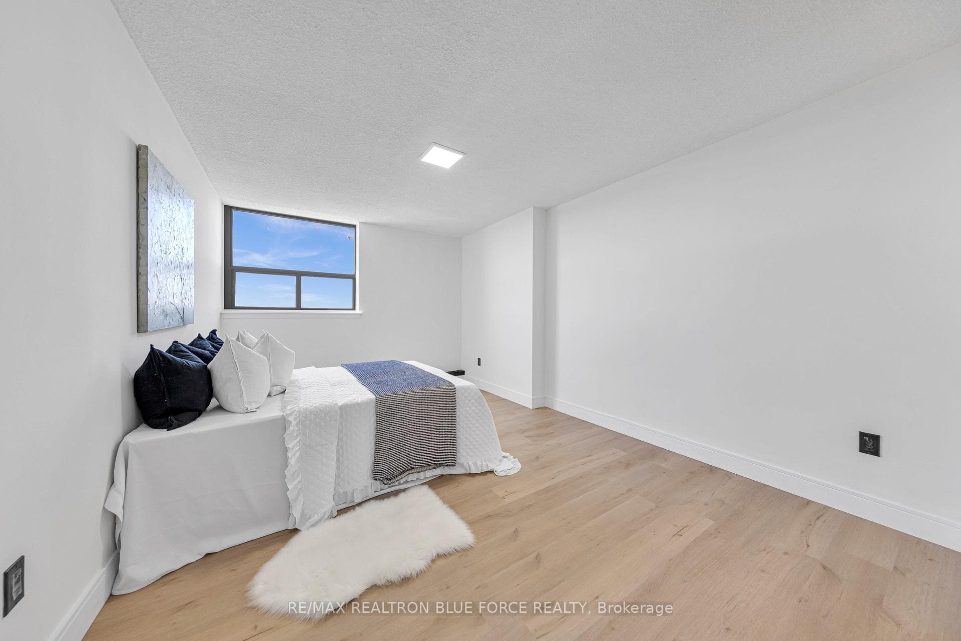 100 Wingarden Court Unit 709 photo 18
