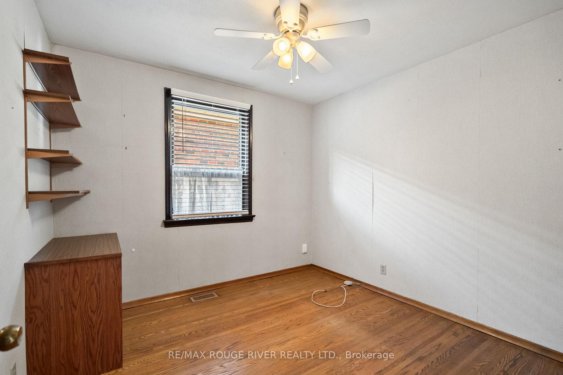 16 Britwell Avenue photo 17