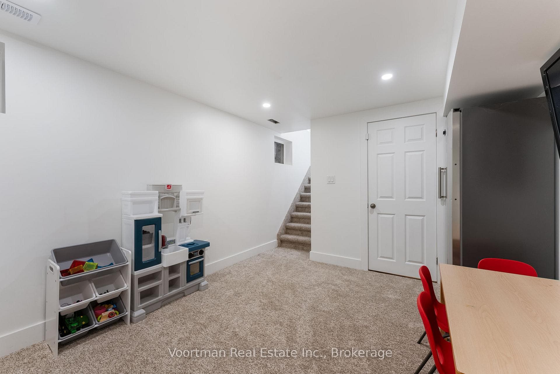 46 Roselawn Avenue photo 26