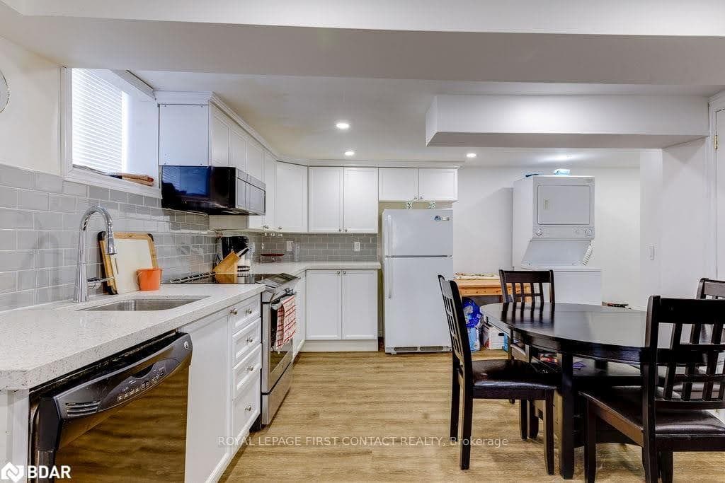 141 Ardagh Road Unit Lower photo 5