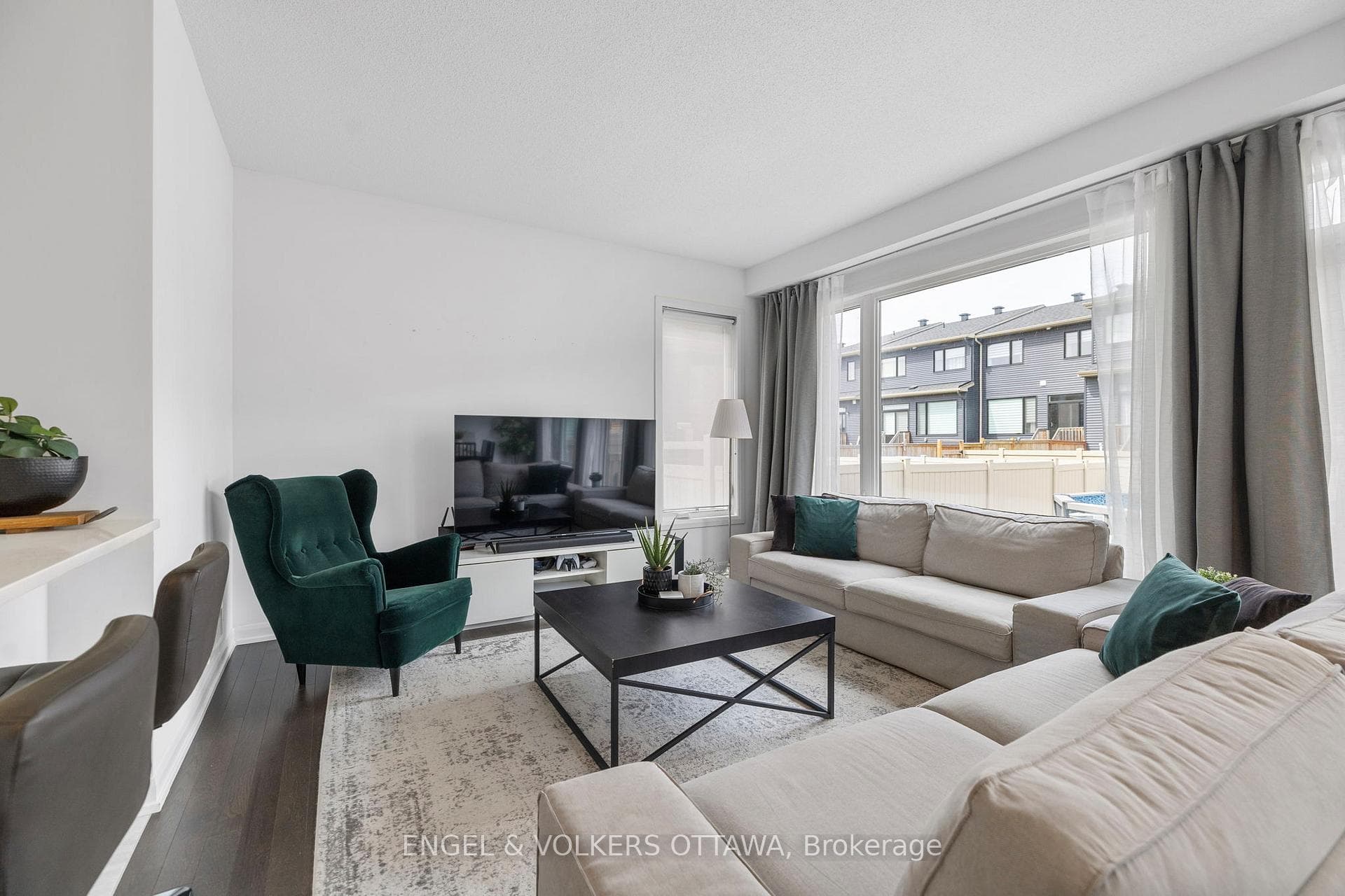 77 Amber Street photo 13