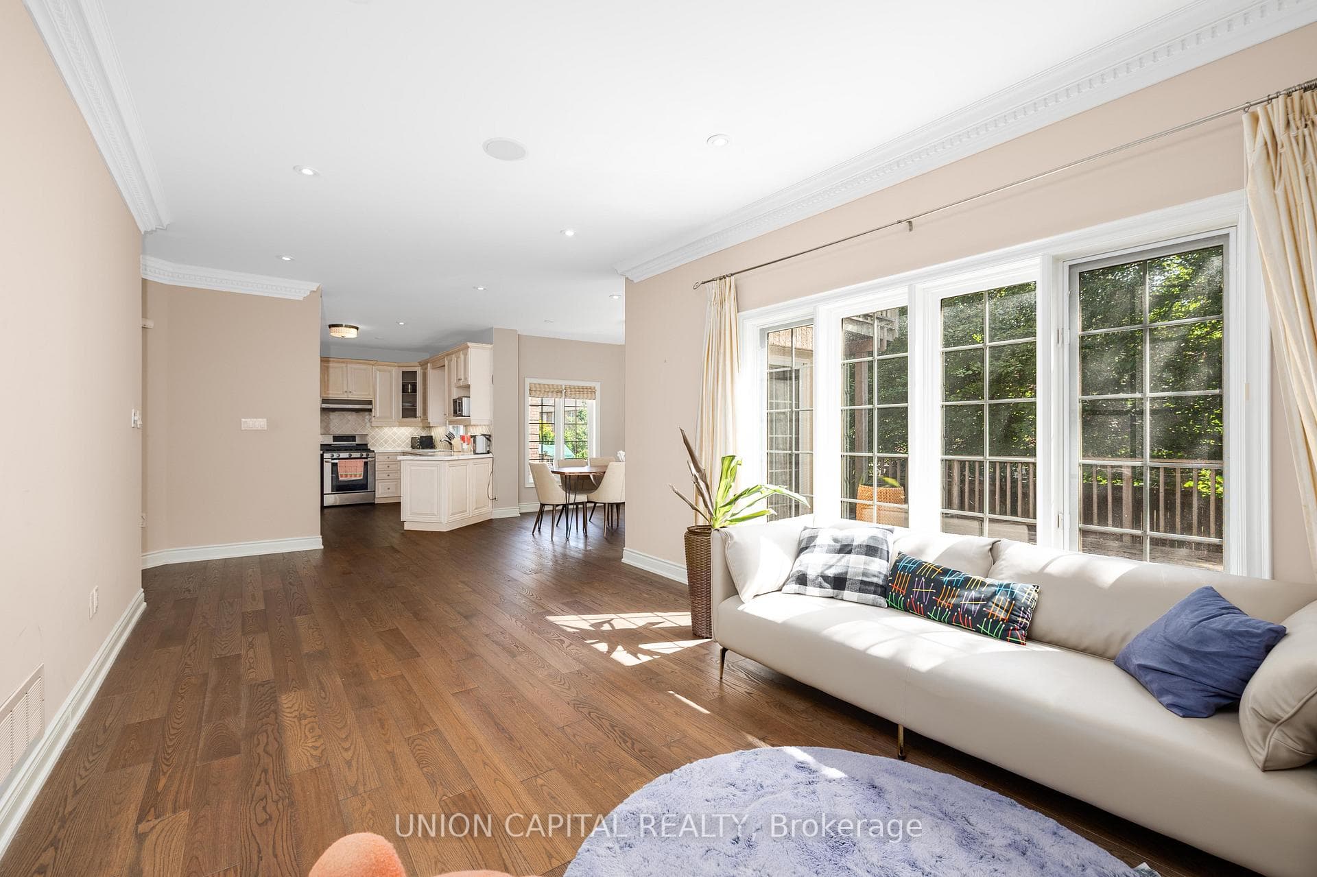 75 Langtry Place photo 15