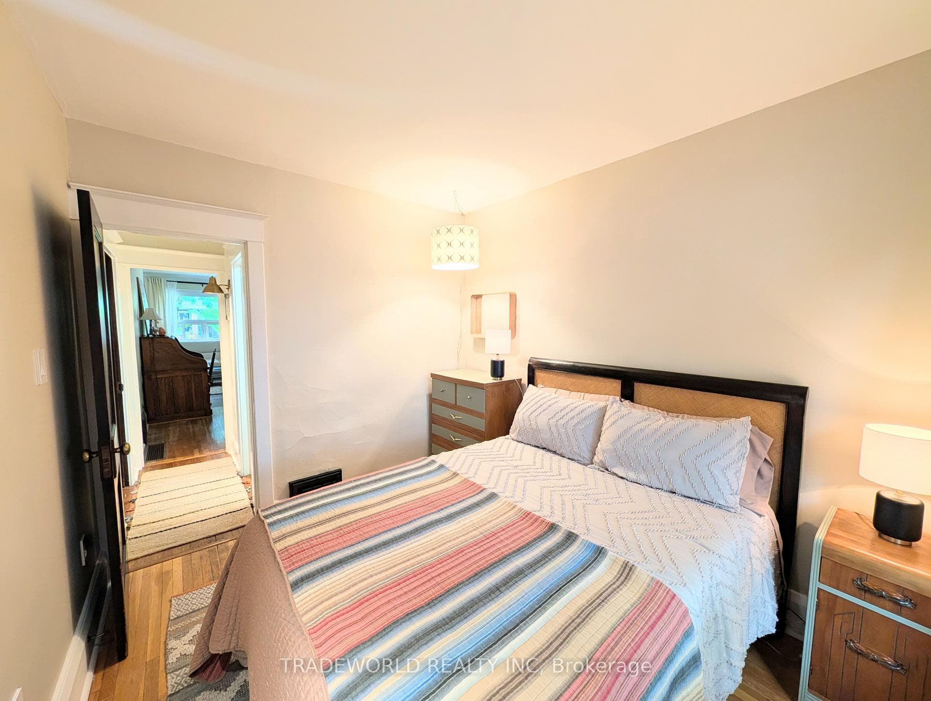 7 Costain Avenue photo 17