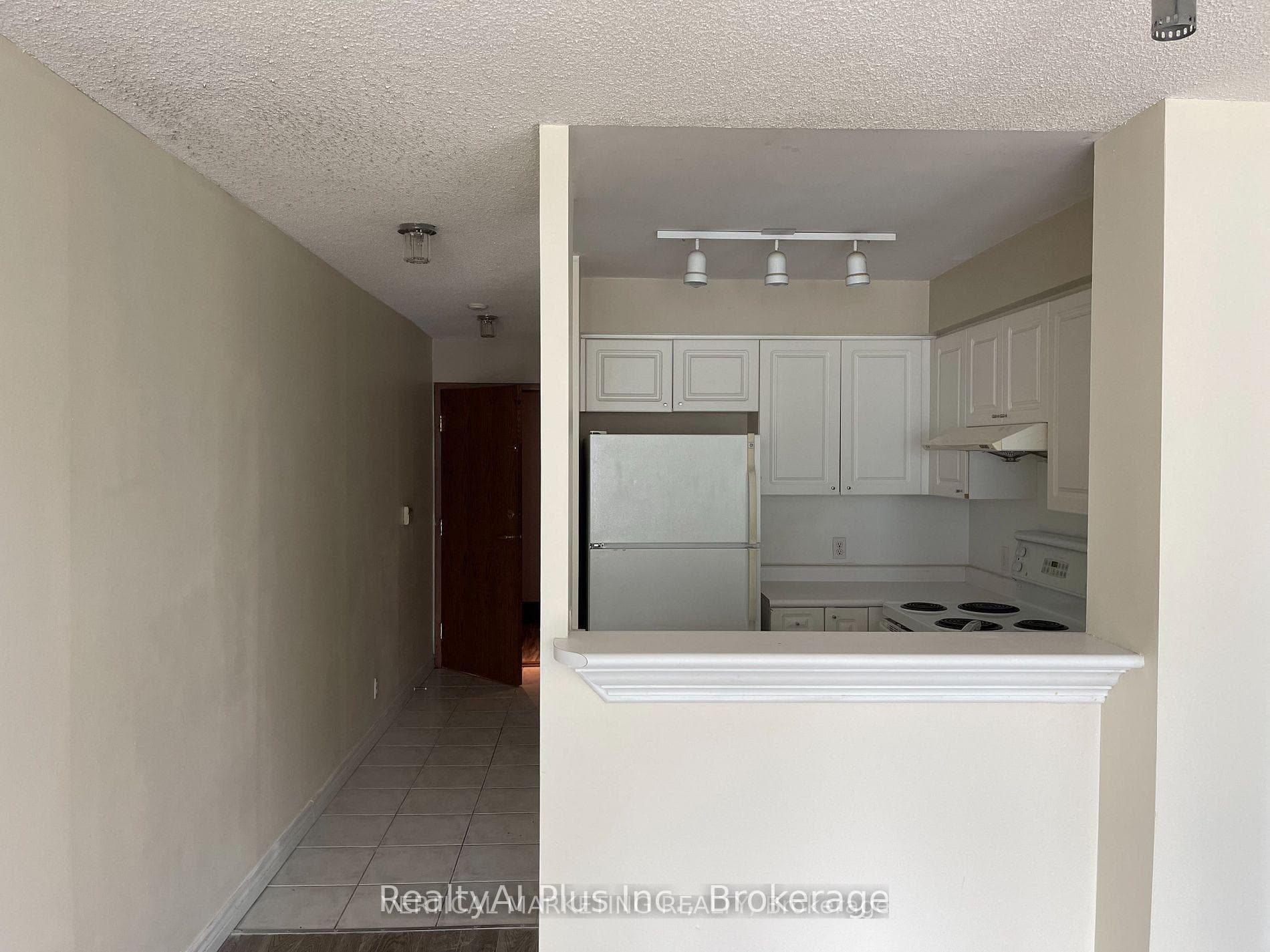 11 Lee Centre Drive Unit 701 photo 4