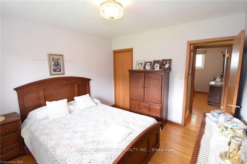 8 Terrace Avenue photo 15