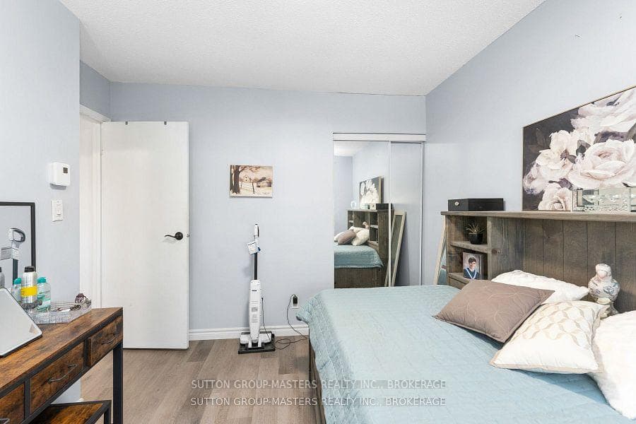 19 MacPherson Avenue Unit 28 photo 22