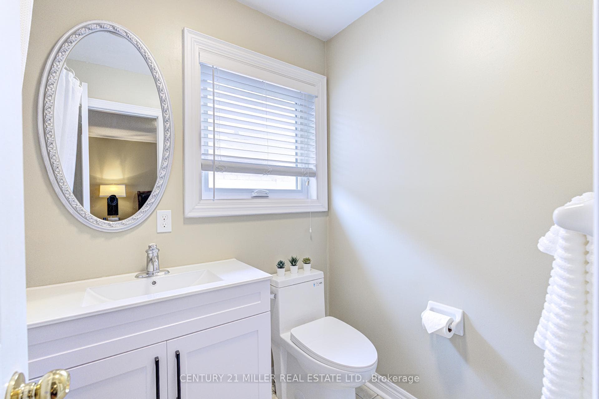 Primary 4 Pc Ensuite - New Vanity + Toilet