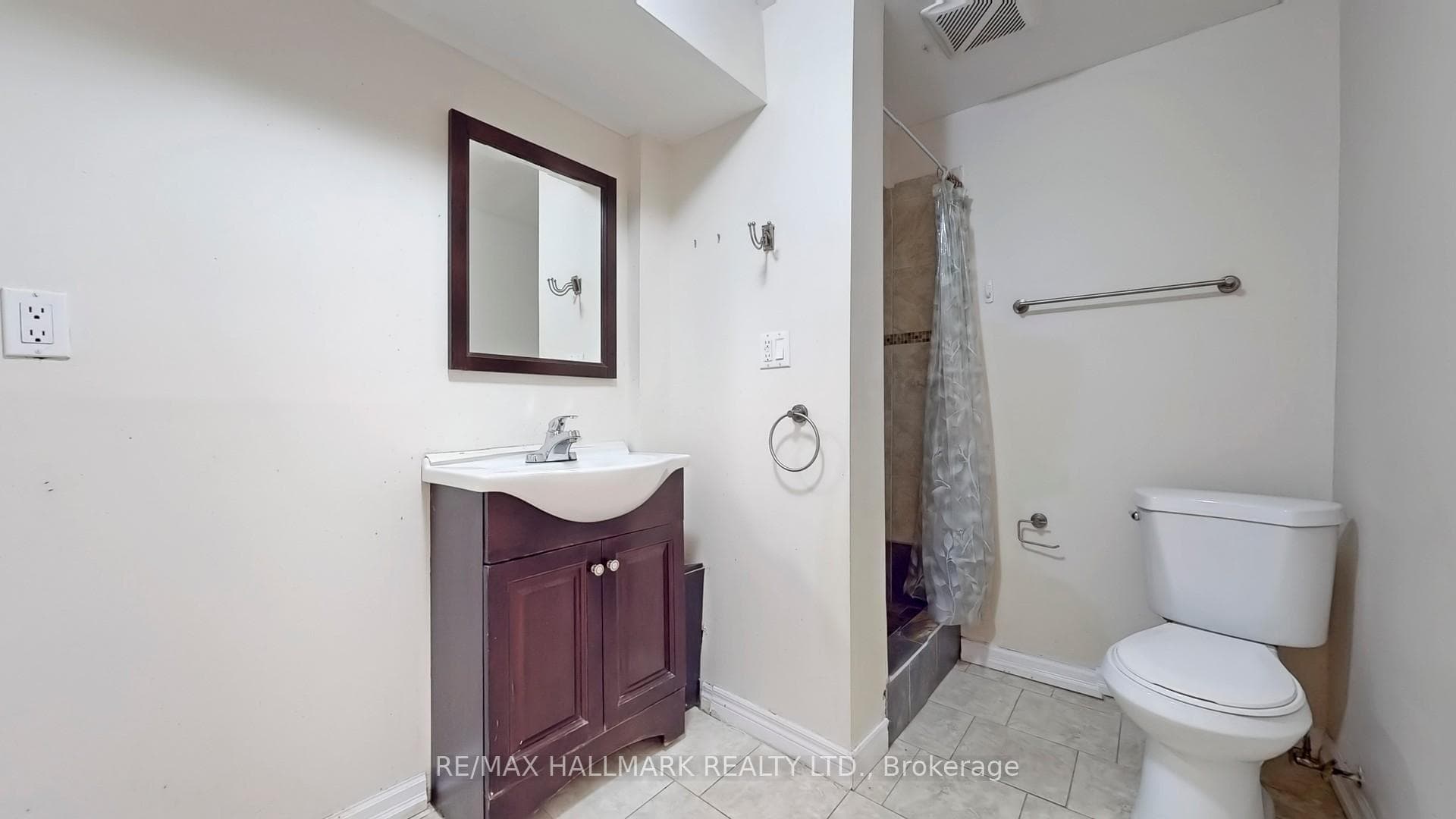 1144 Kos Boulevard photo 35