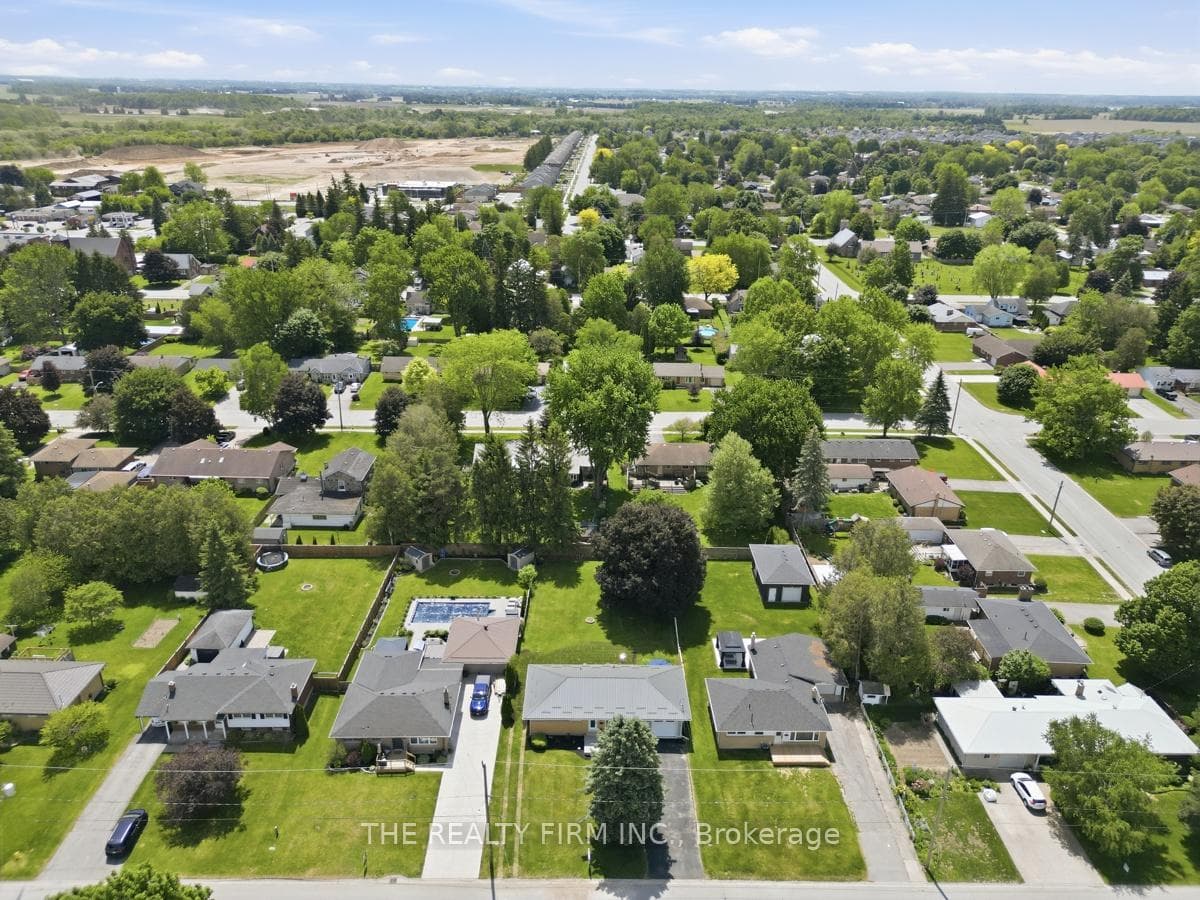 187 Byron Street photo 48