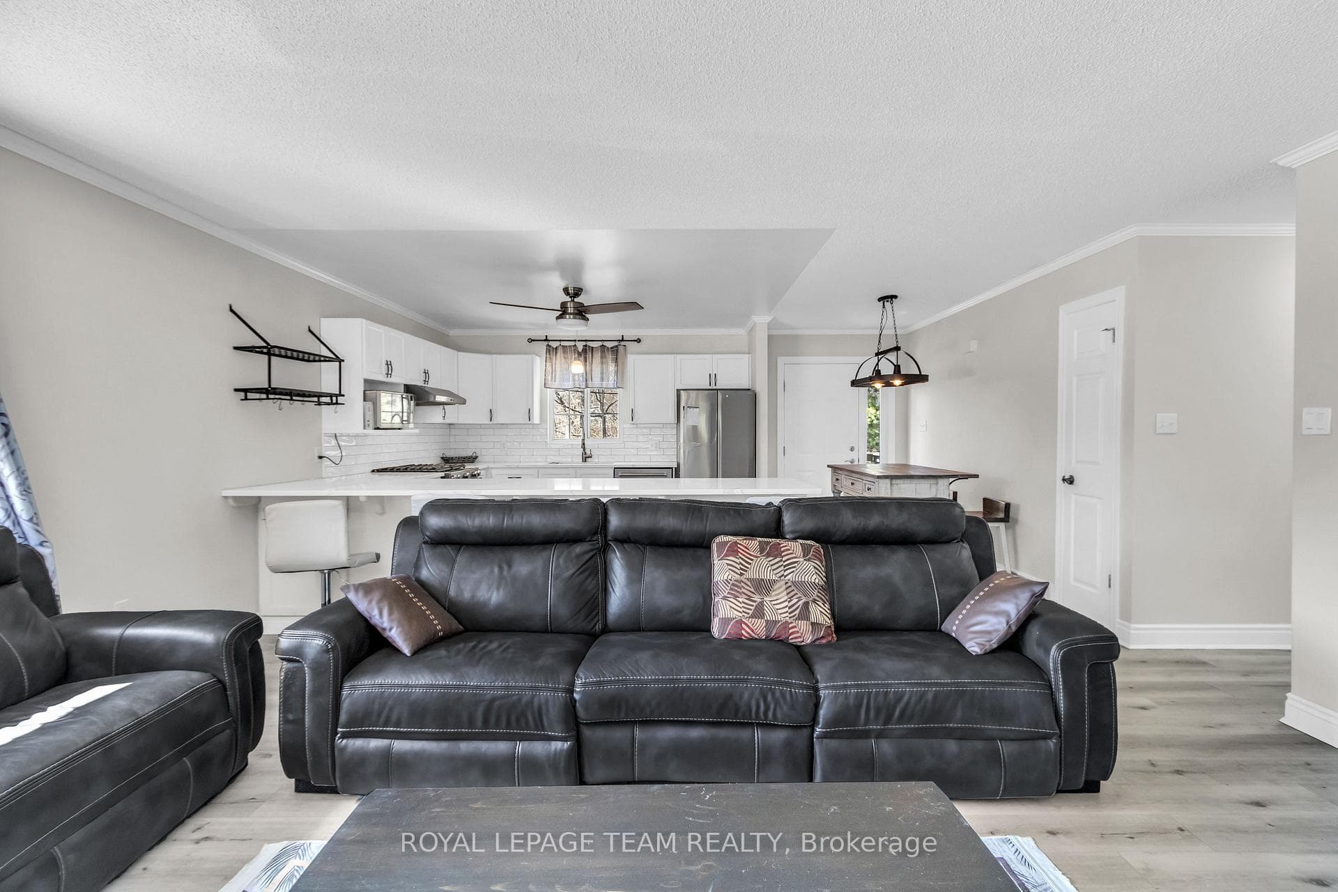 7706 Alfred Street photo 21