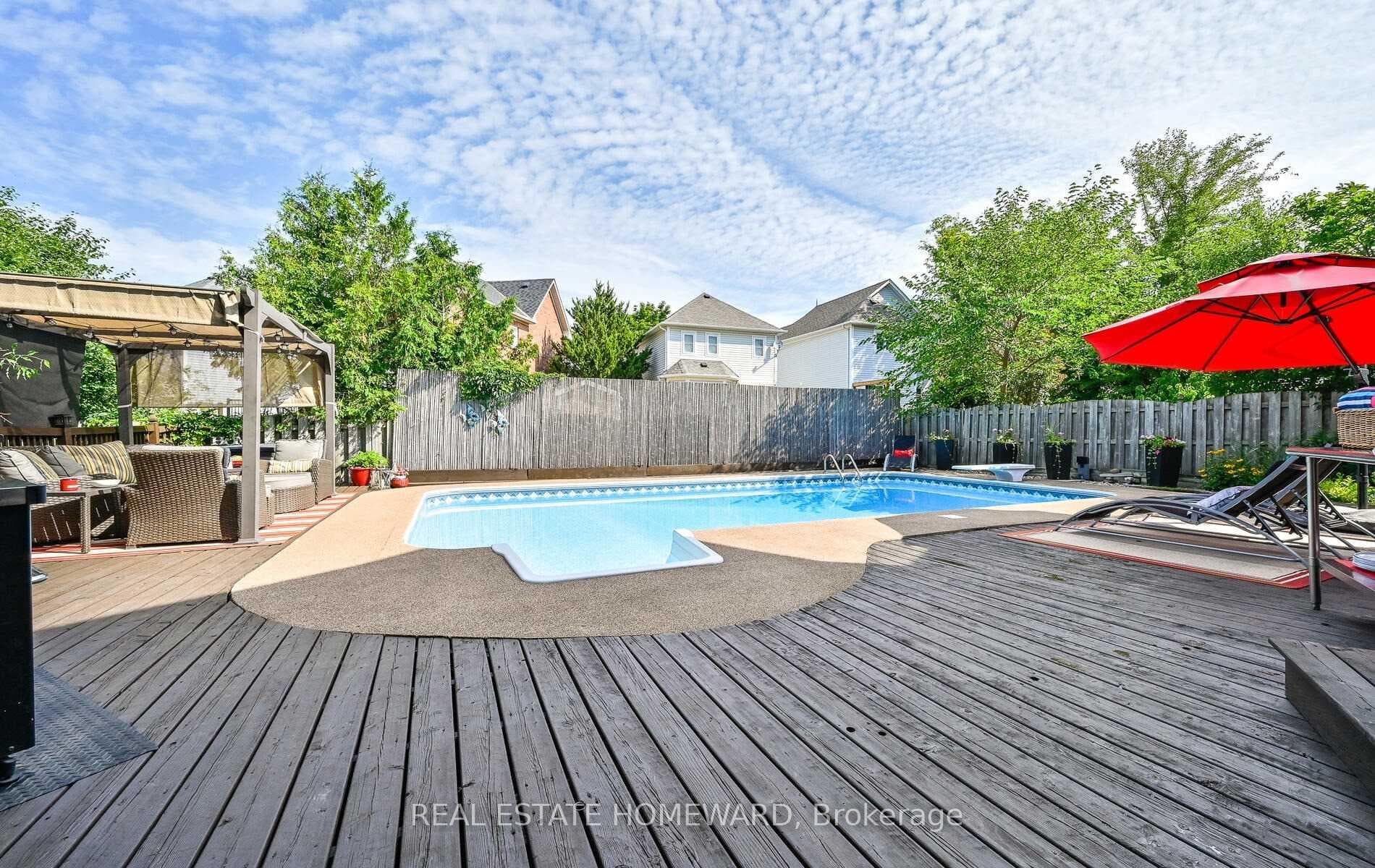 16 Wells Crescent photo 18